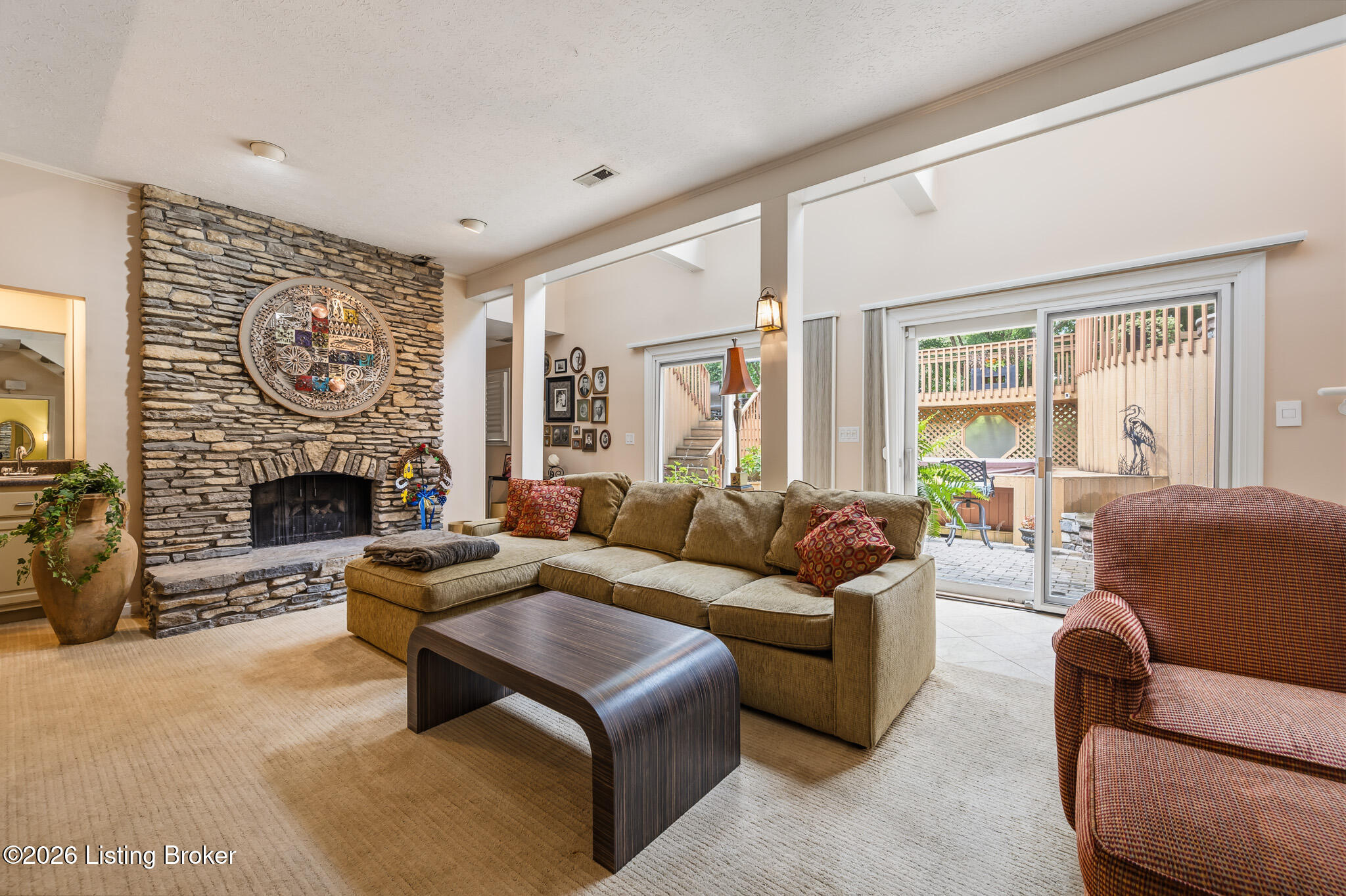 1138 Rostrevor Cir