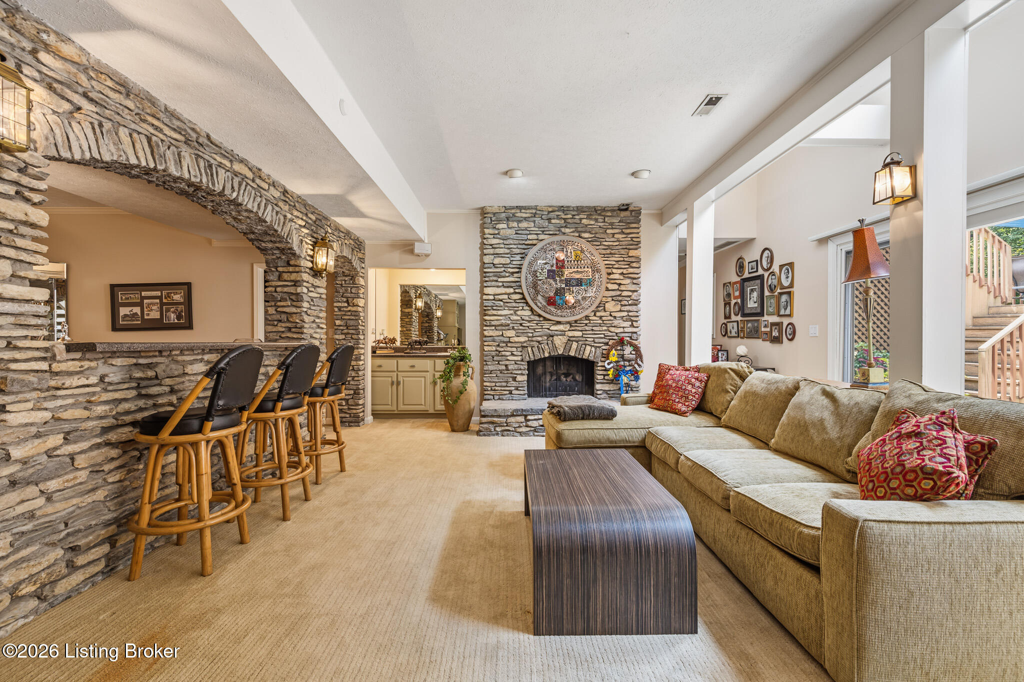 1138 Rostrevor Cir