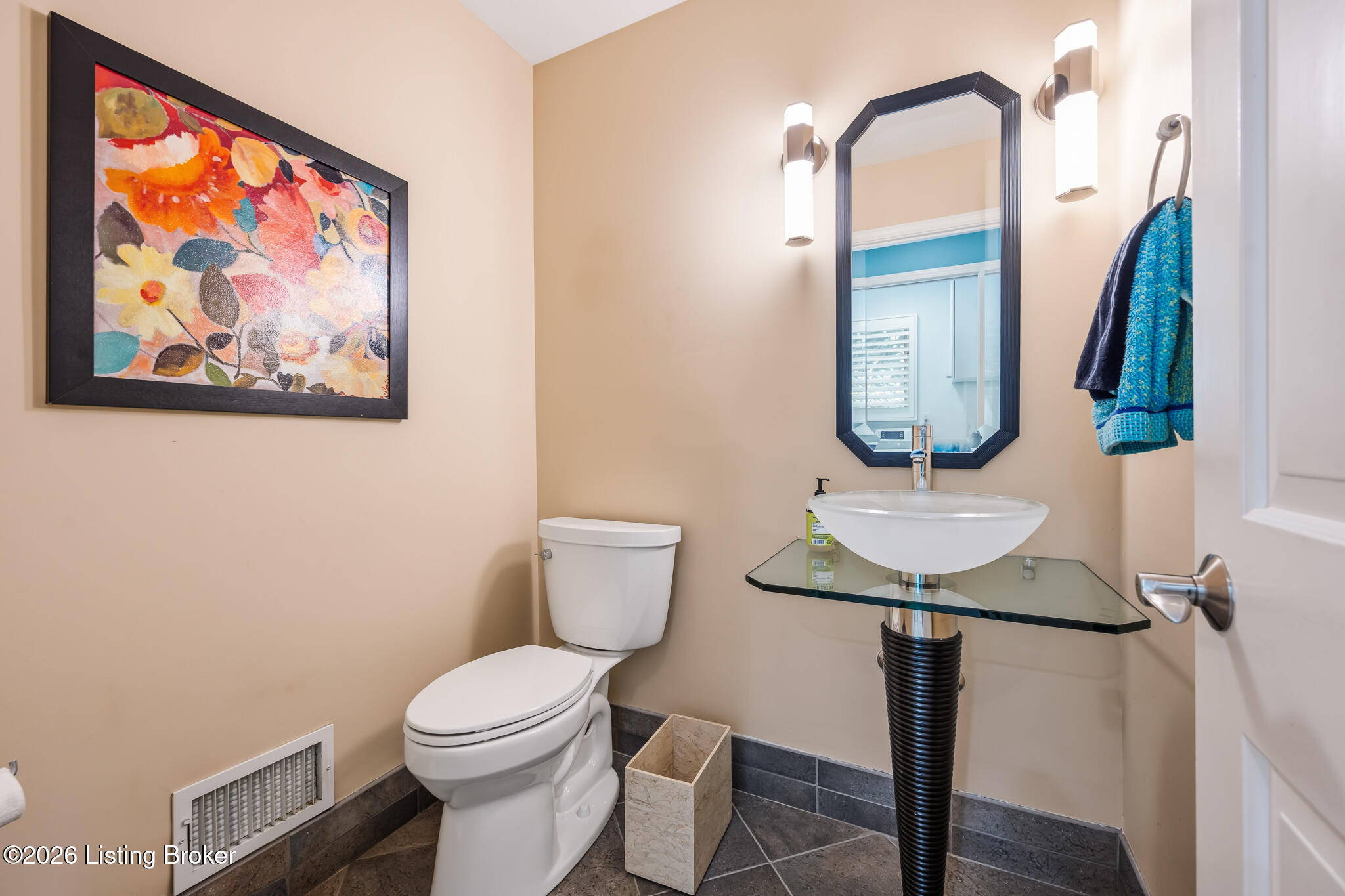1138 Rostrevor Cir