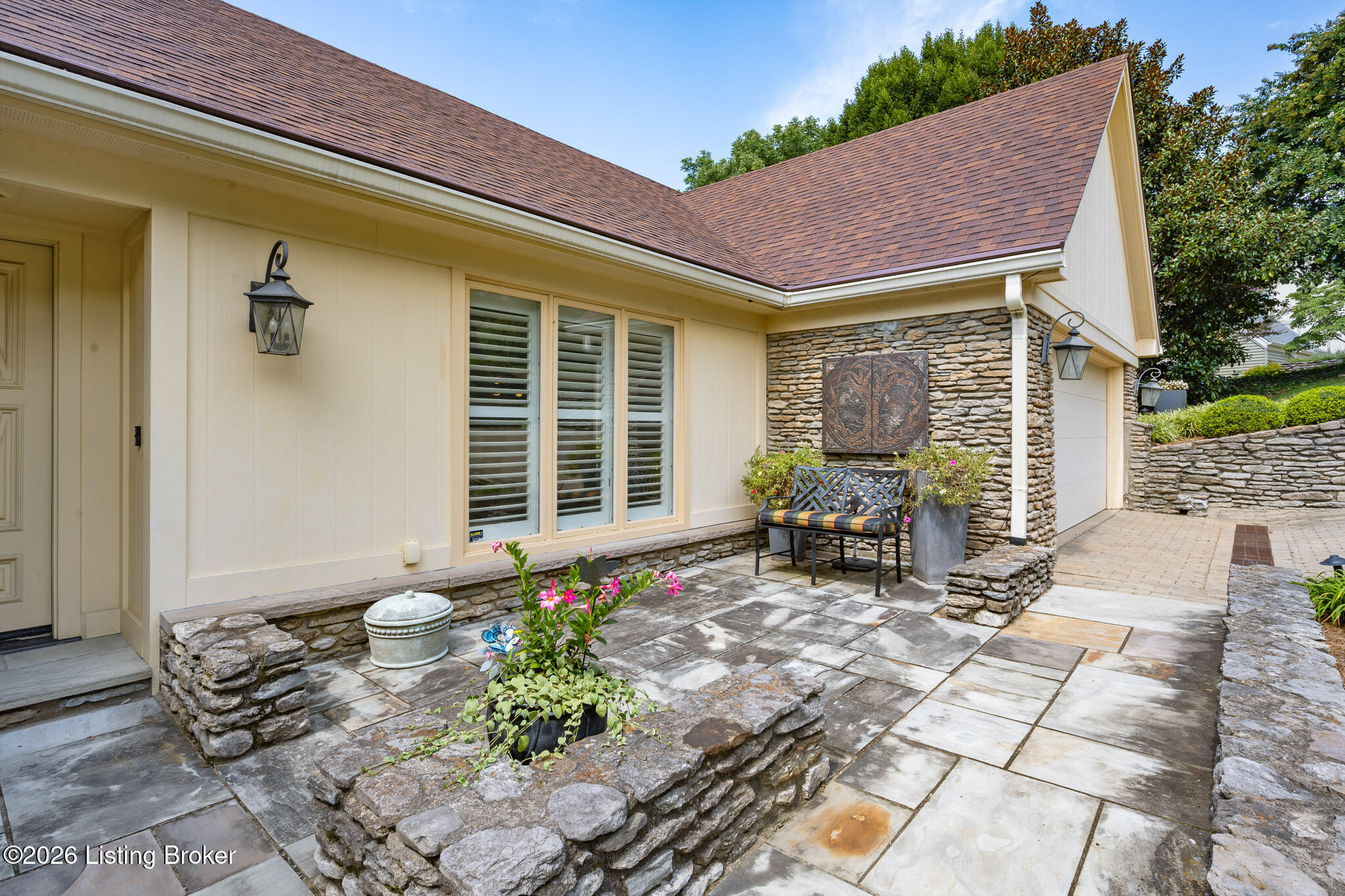 1138 Rostrevor Cir