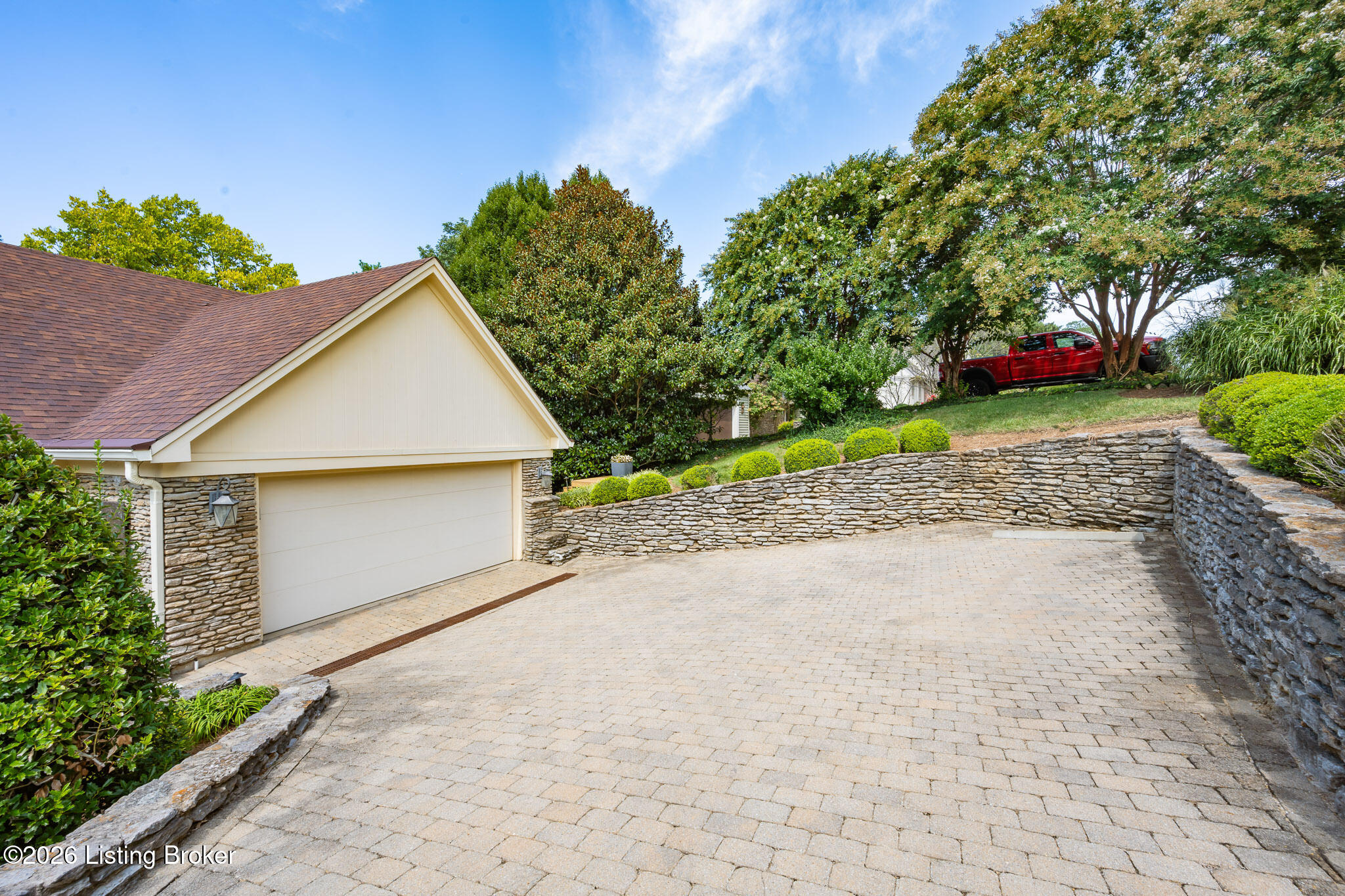 1138 Rostrevor Cir