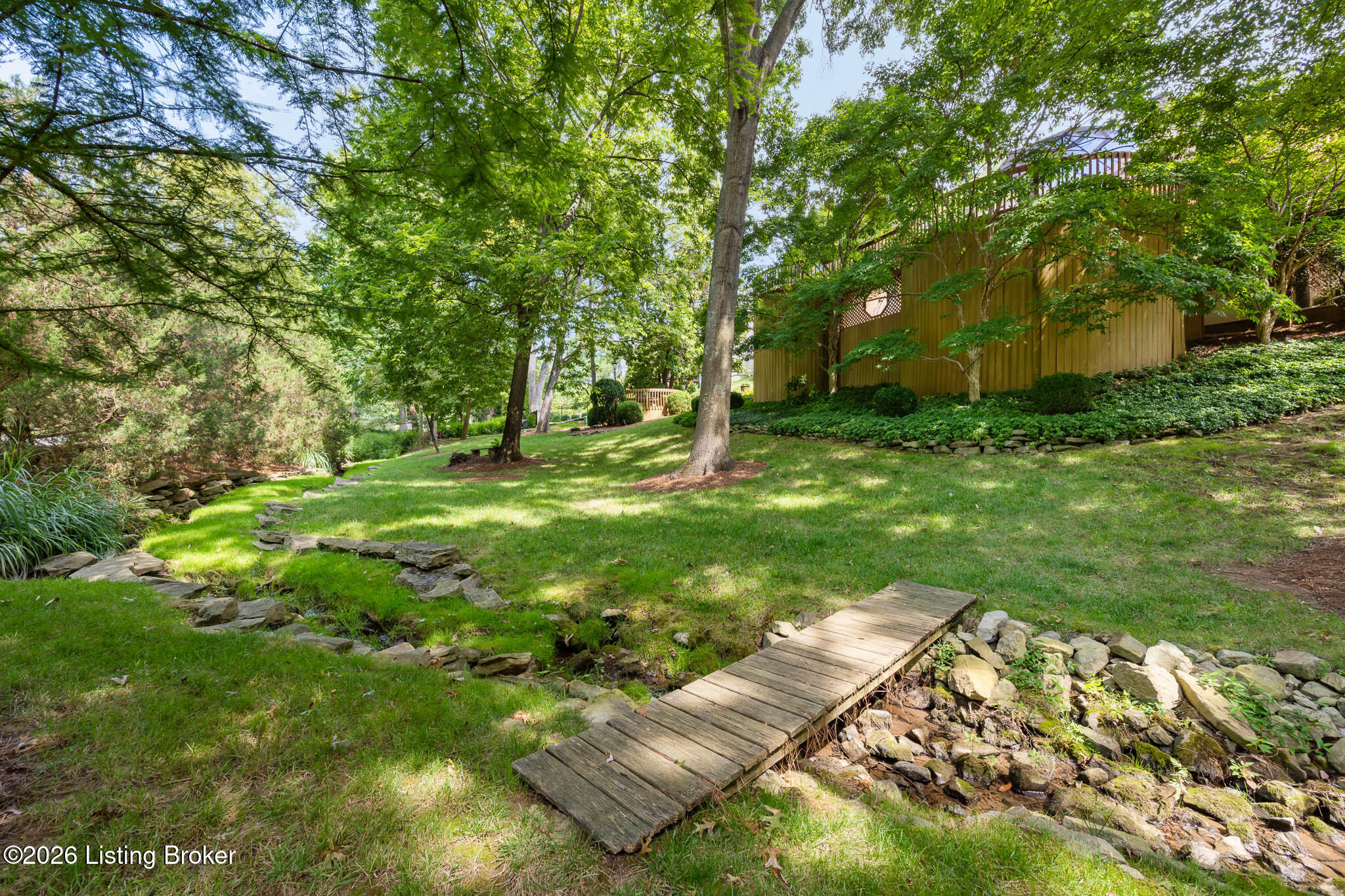 1138 Rostrevor Cir