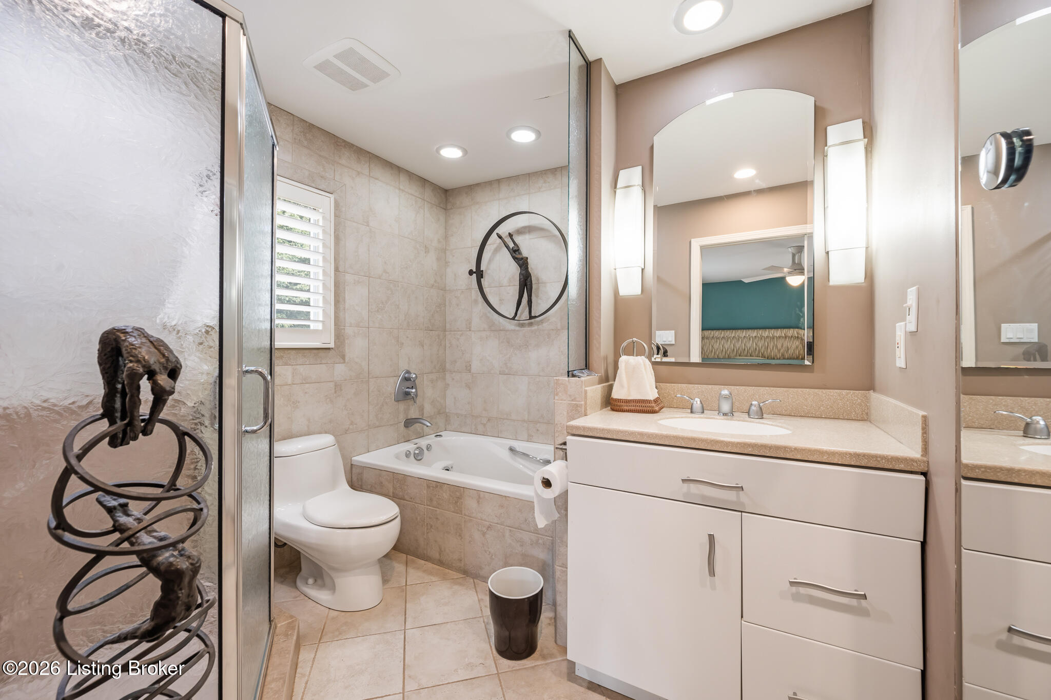 1138 Rostrevor Cir