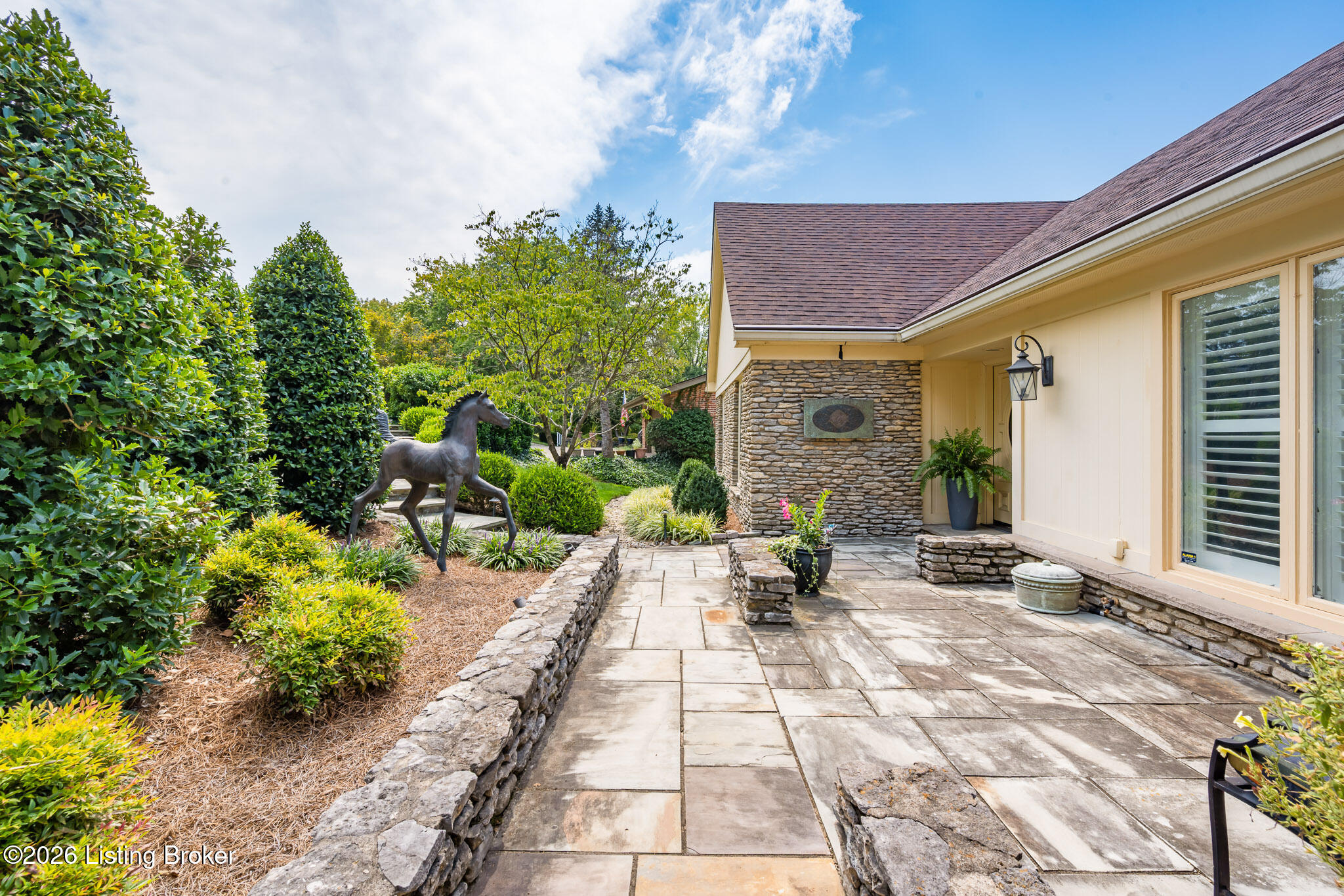 1138 Rostrevor Cir
