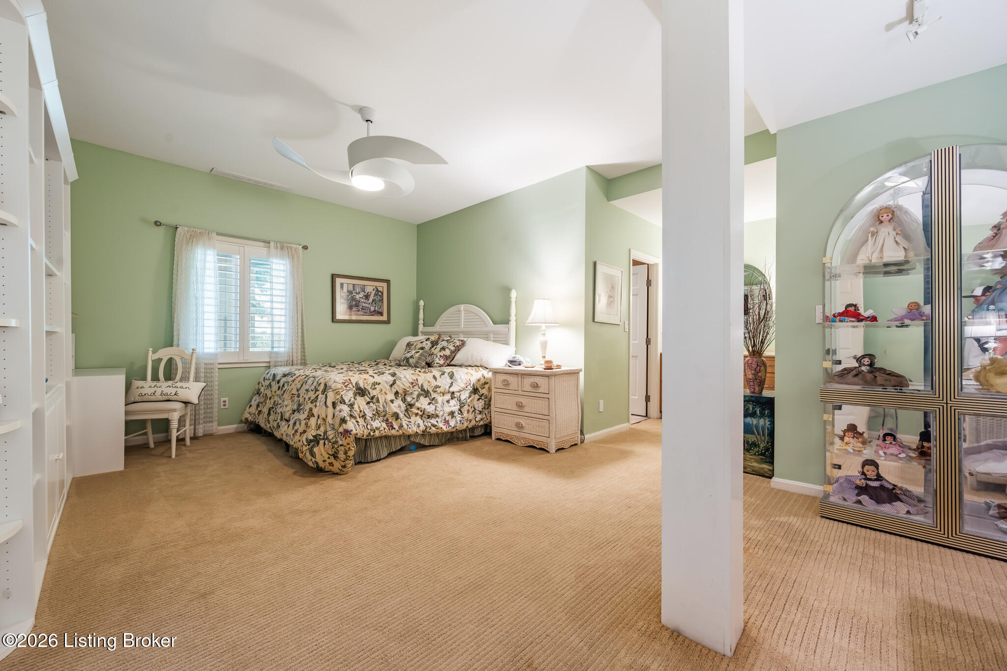 1138 Rostrevor Cir