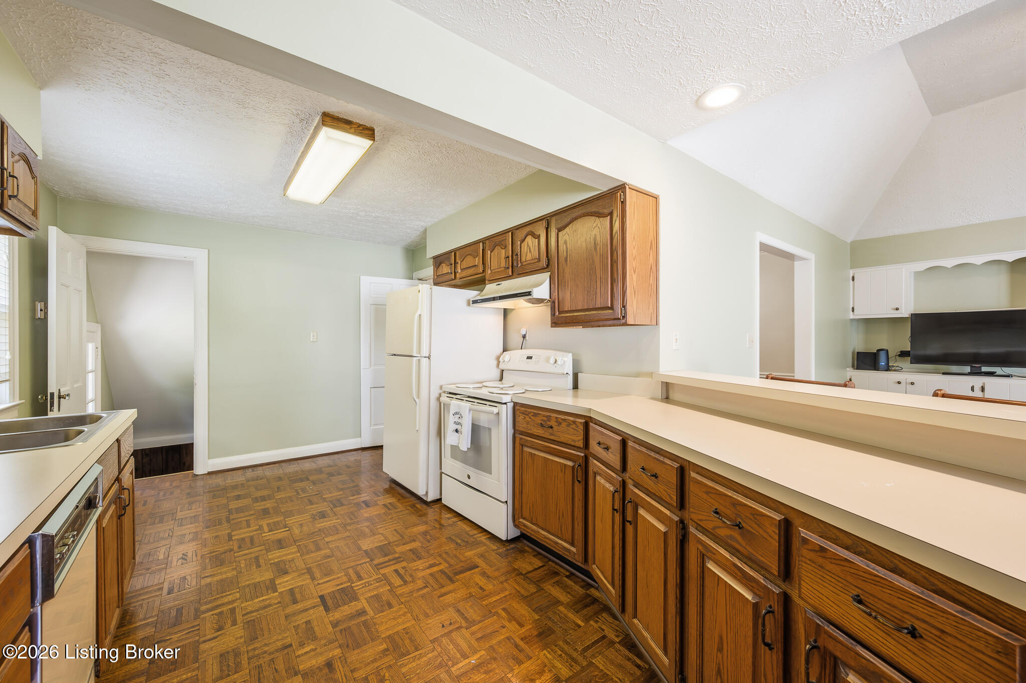 2021 Winston Ave