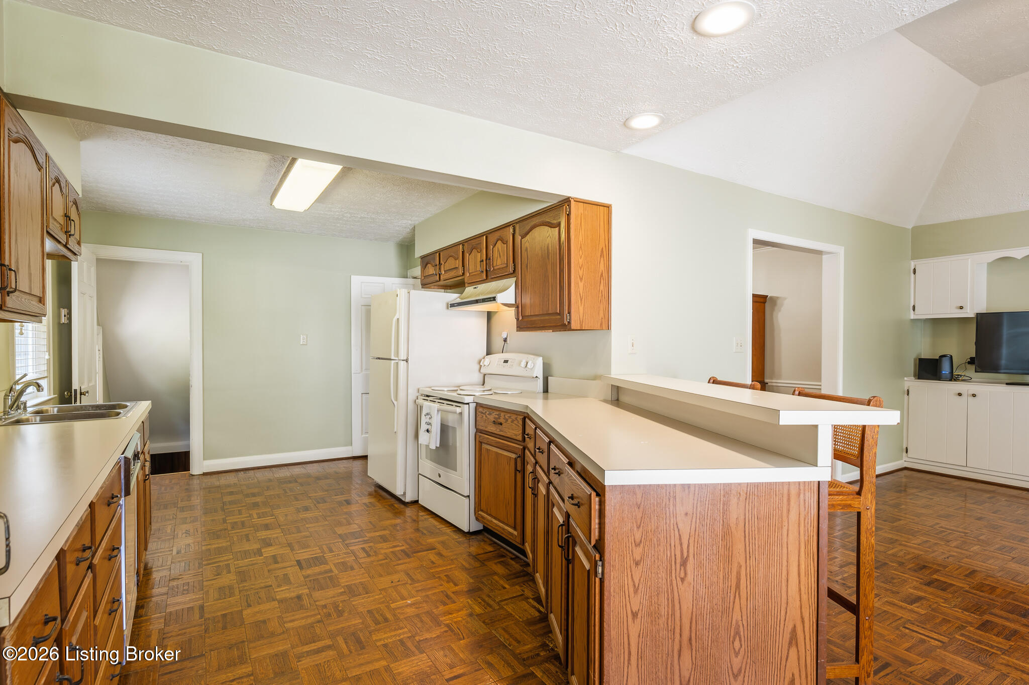 2021 Winston Ave