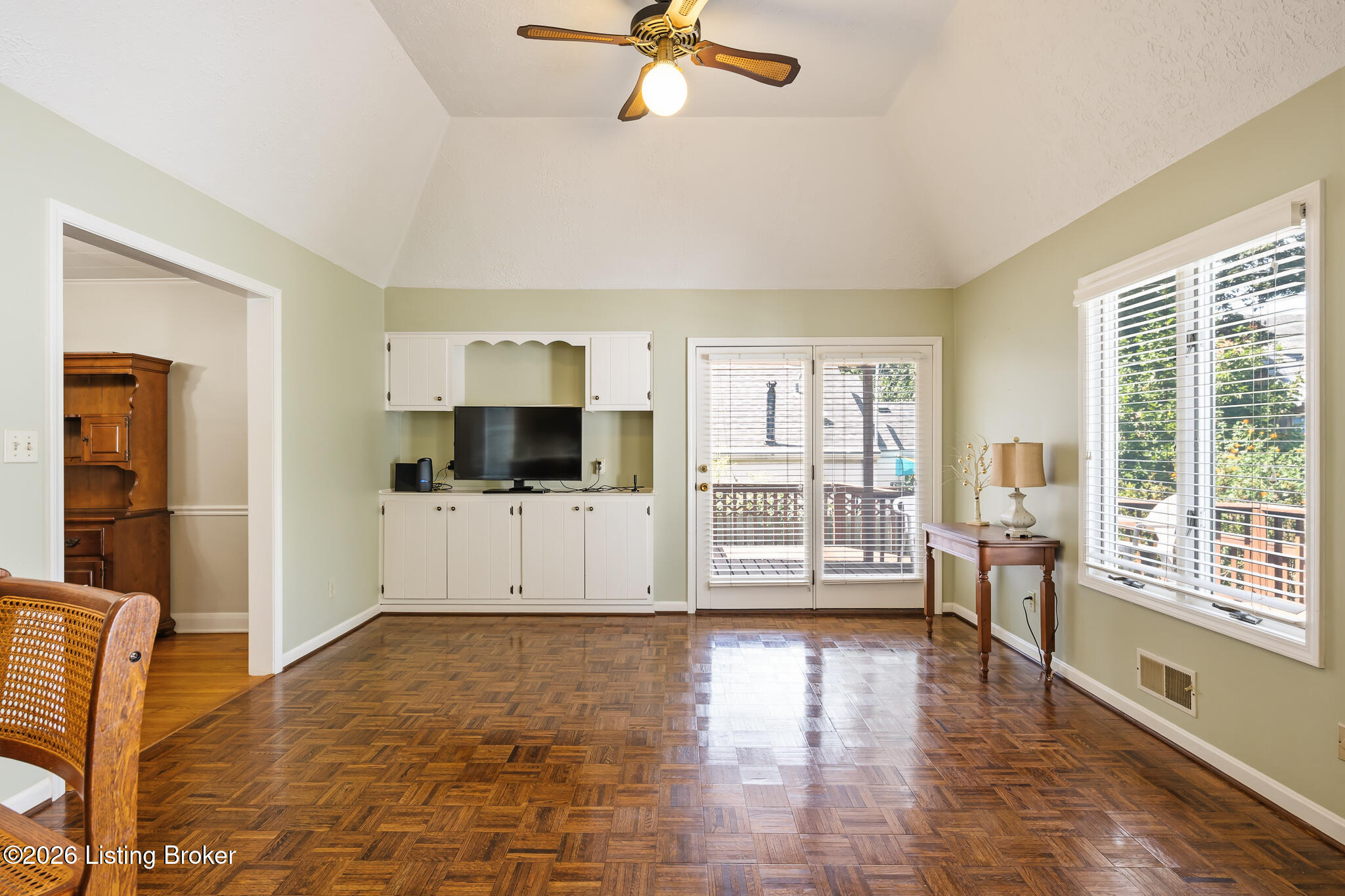 2021 Winston Ave