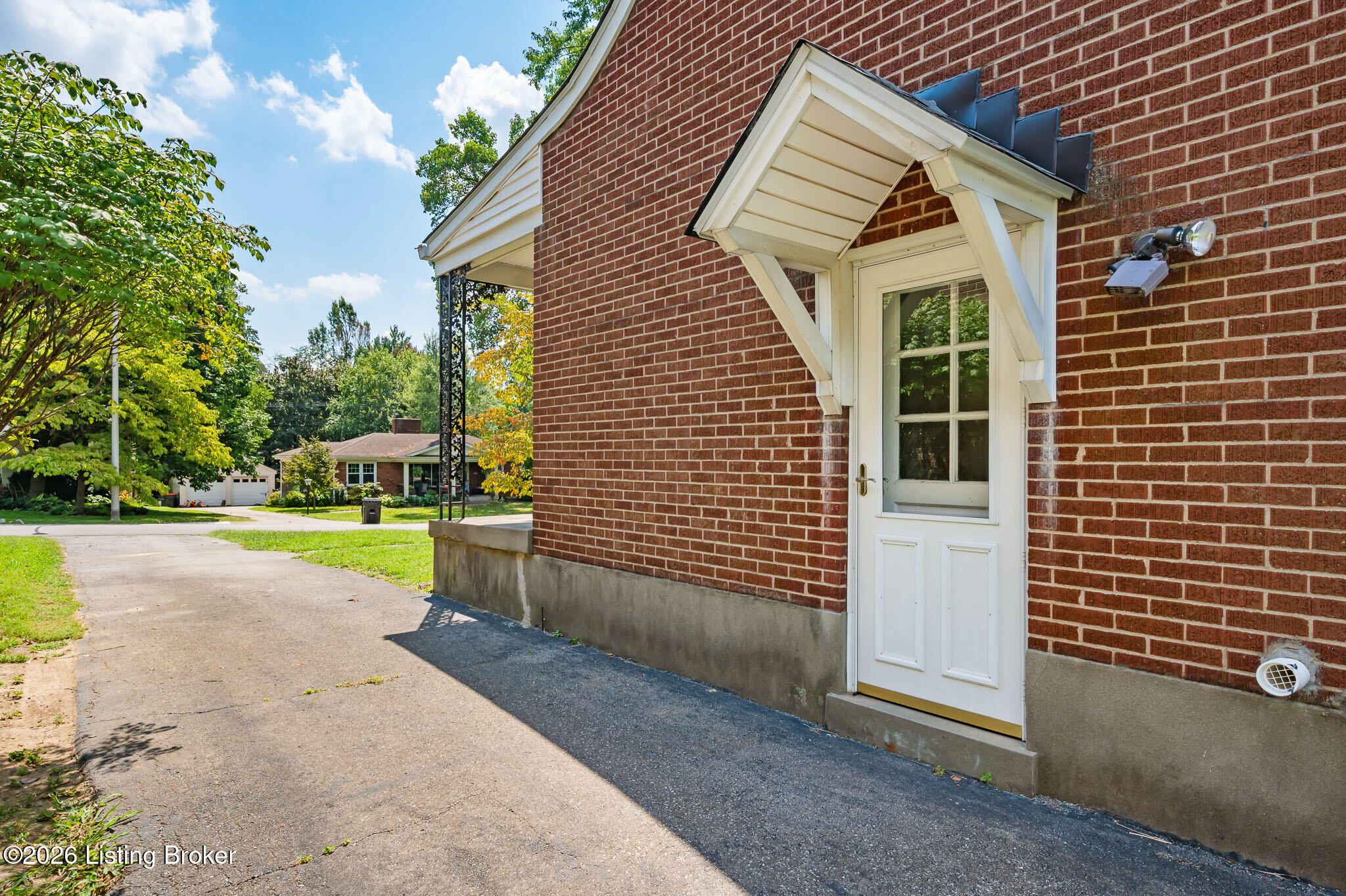 2021 Winston Ave