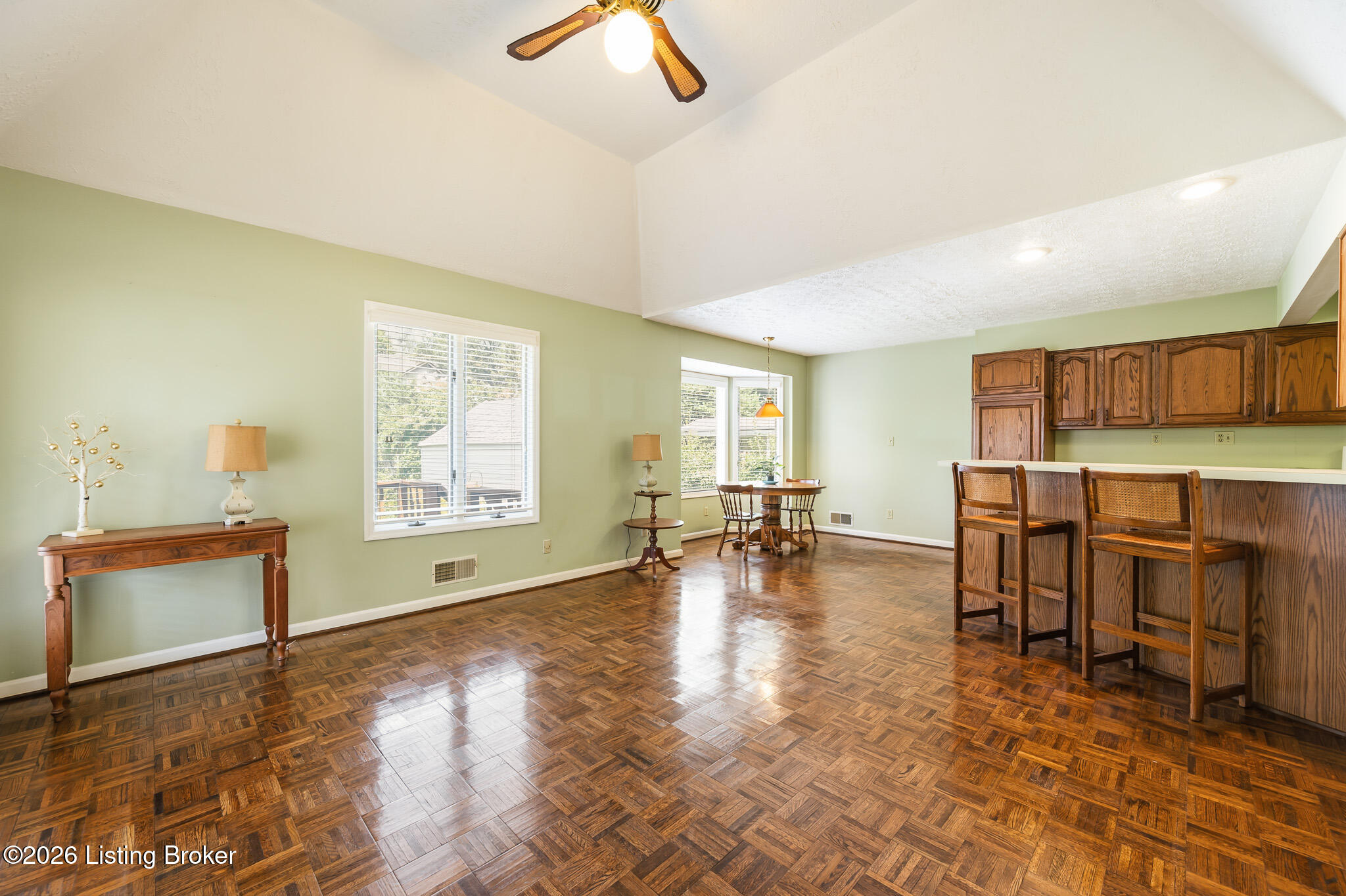 2021 Winston Ave