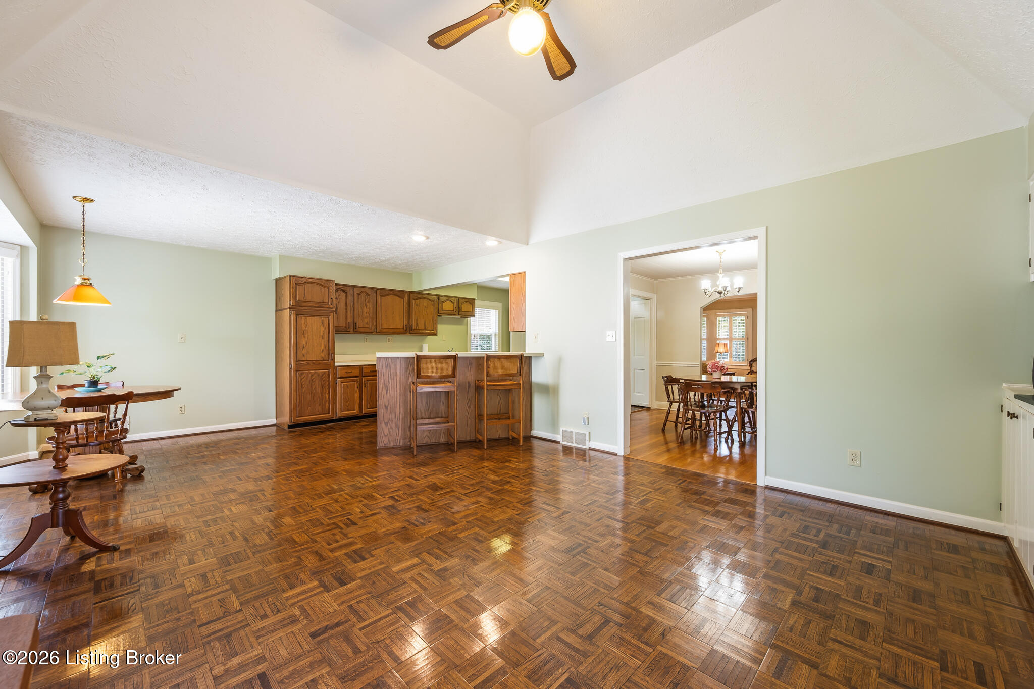 2021 Winston Ave
