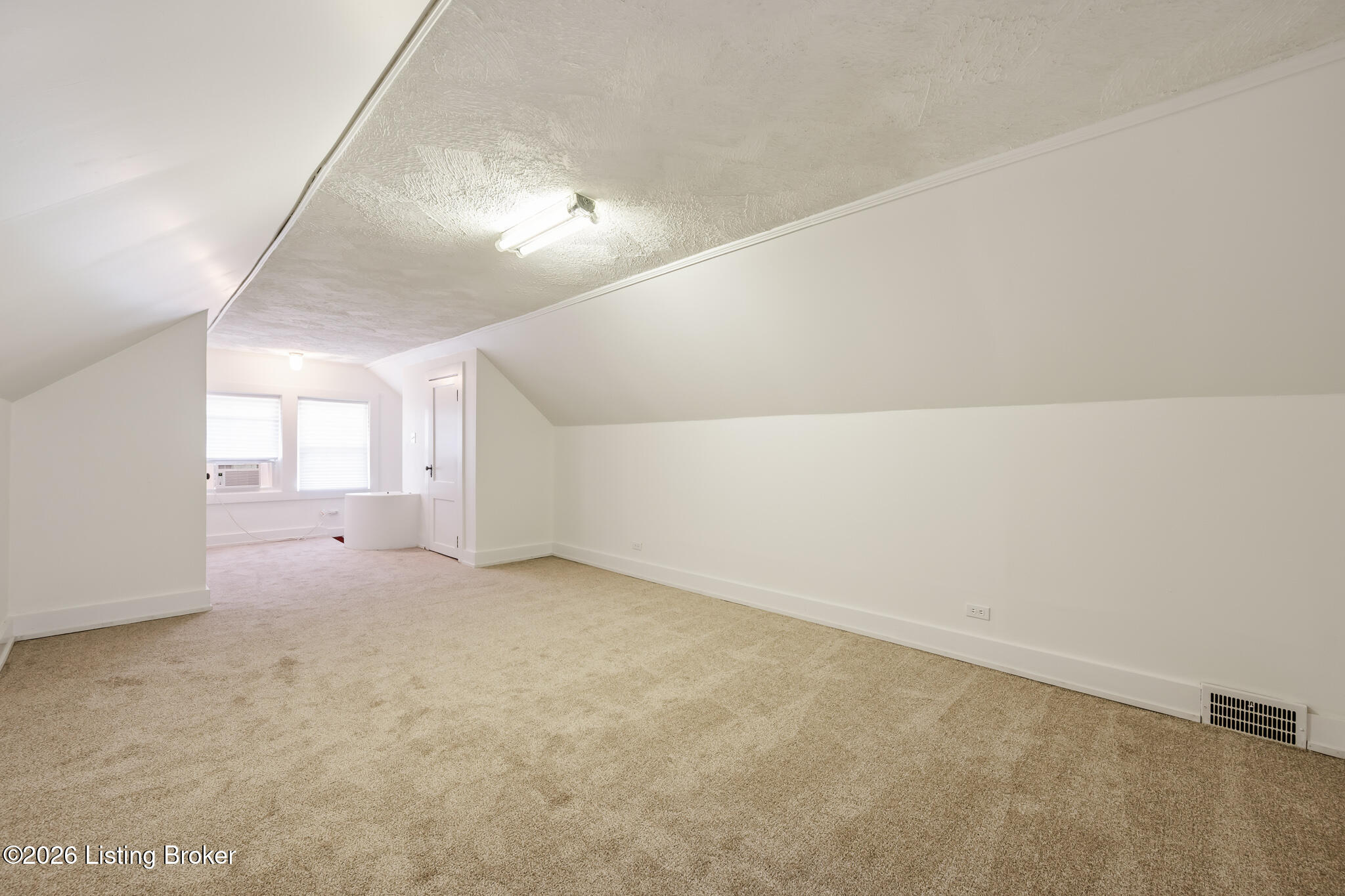 2021 Winston Ave