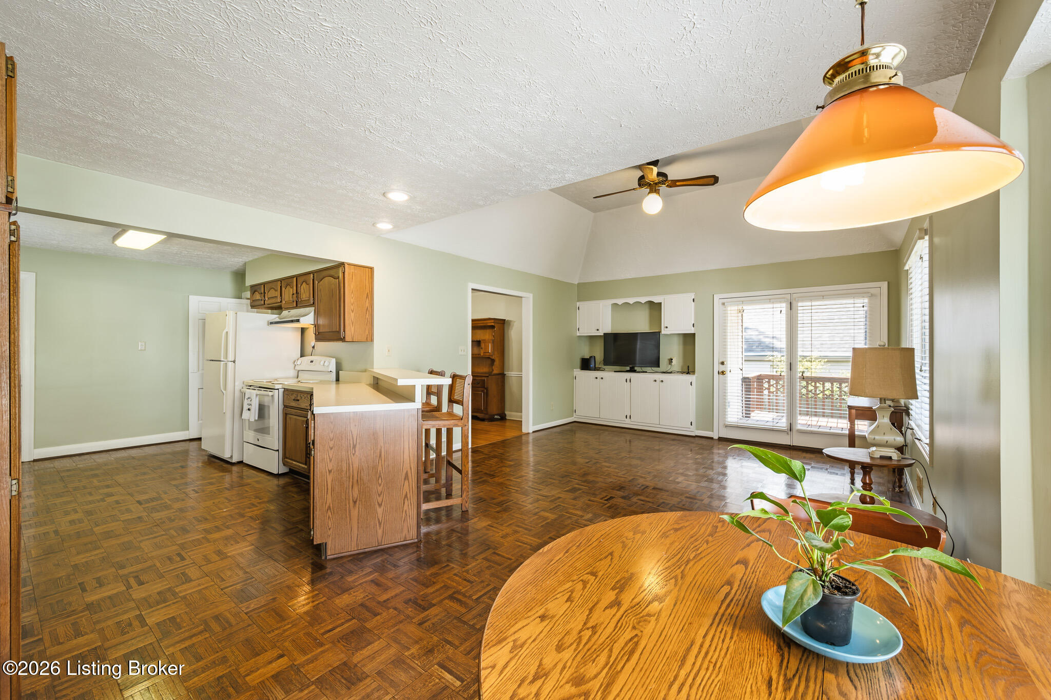 2021 Winston Ave