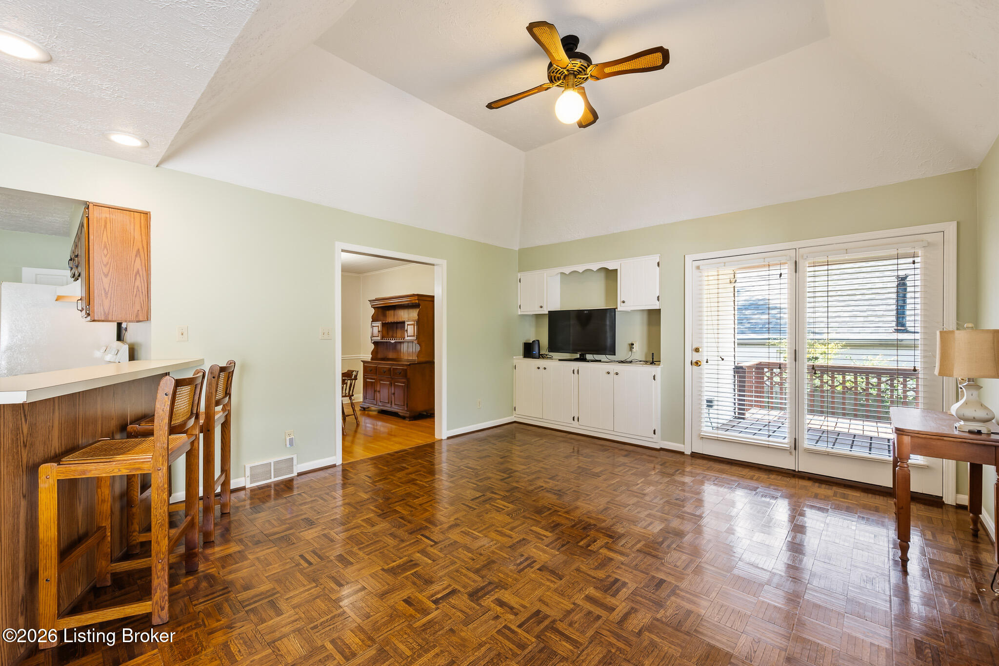 2021 Winston Ave