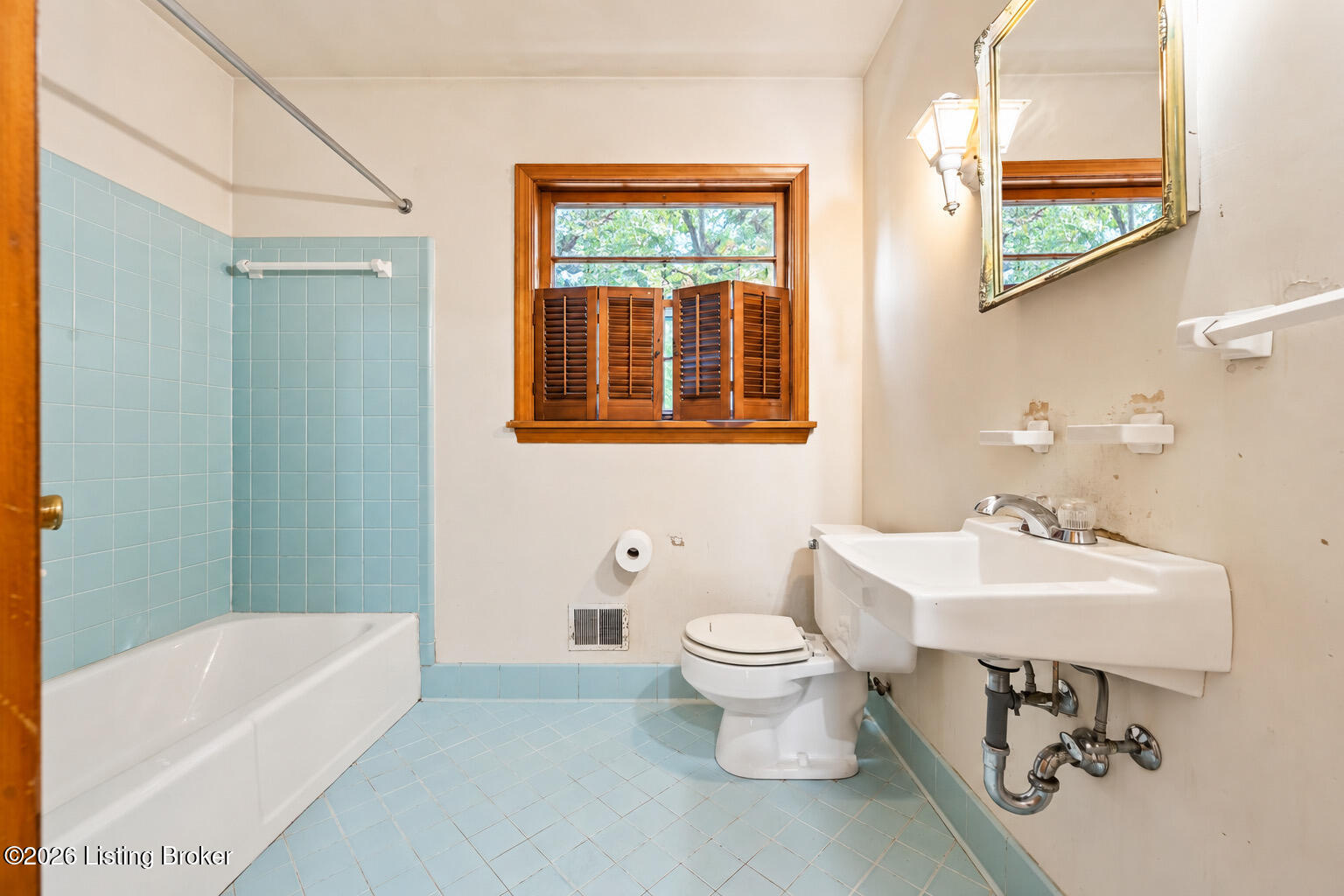3329 Frontier Trail