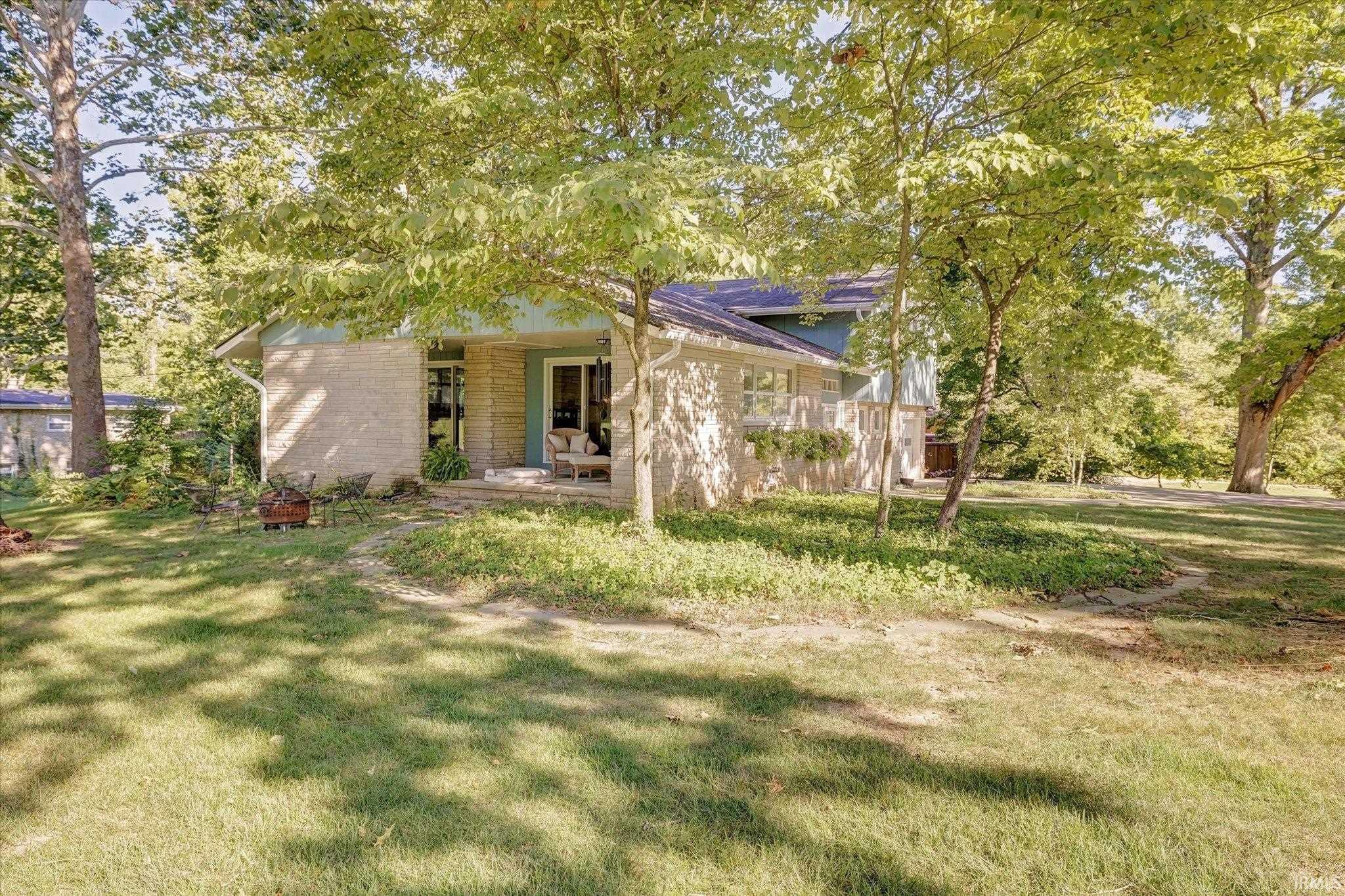 614 S Meadowbrook Drive