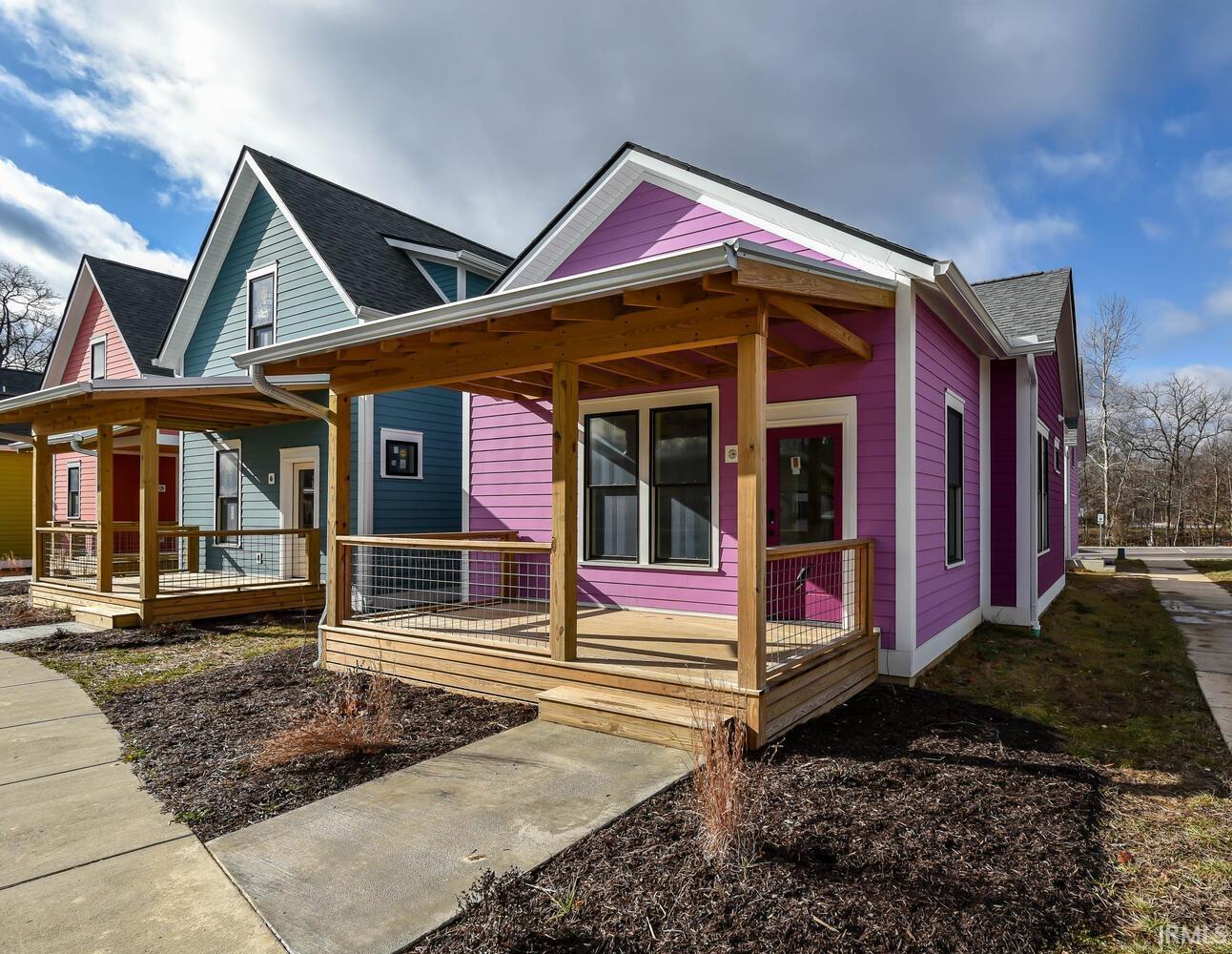 1262 E Short Street