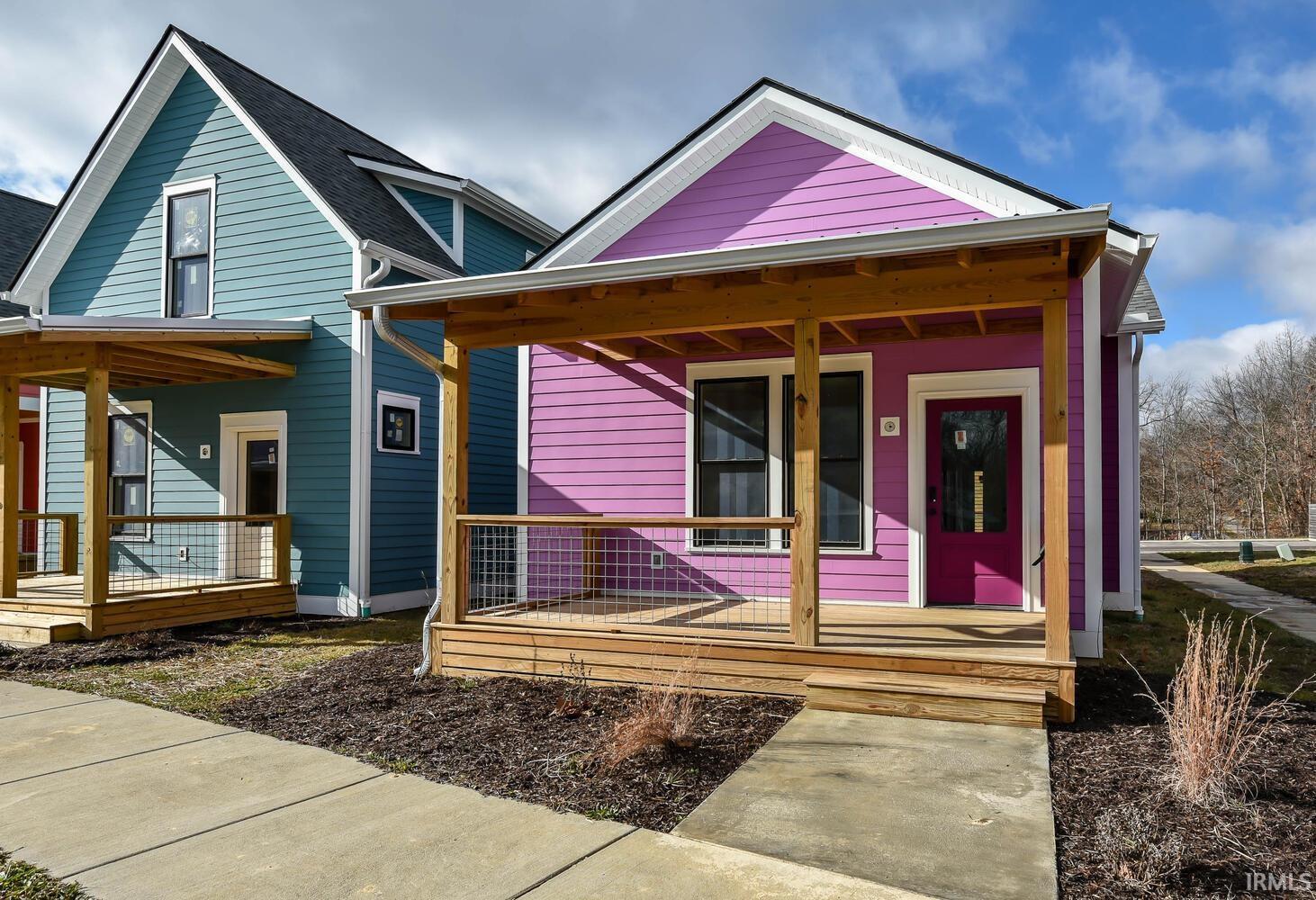 1262 E Short Street