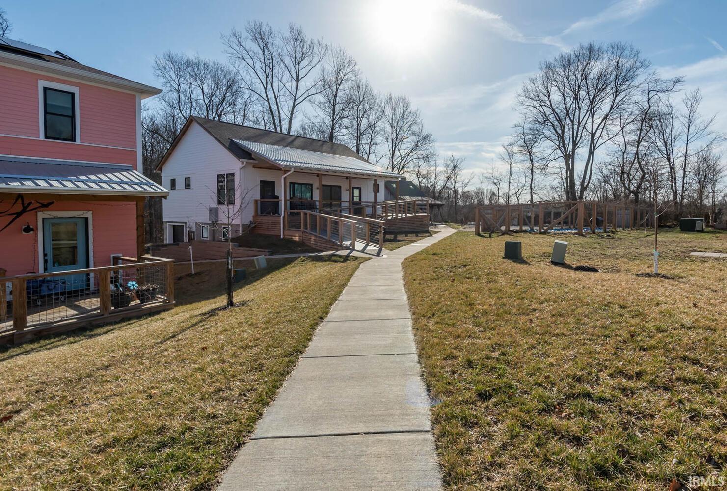 1304 E Short Street