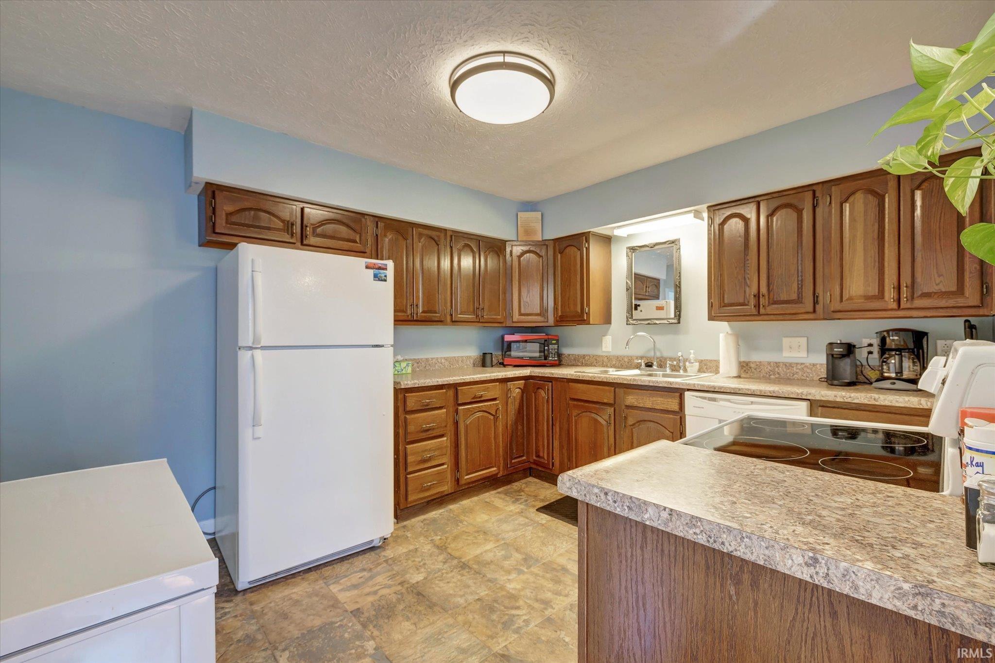 717 W Ralston Drive