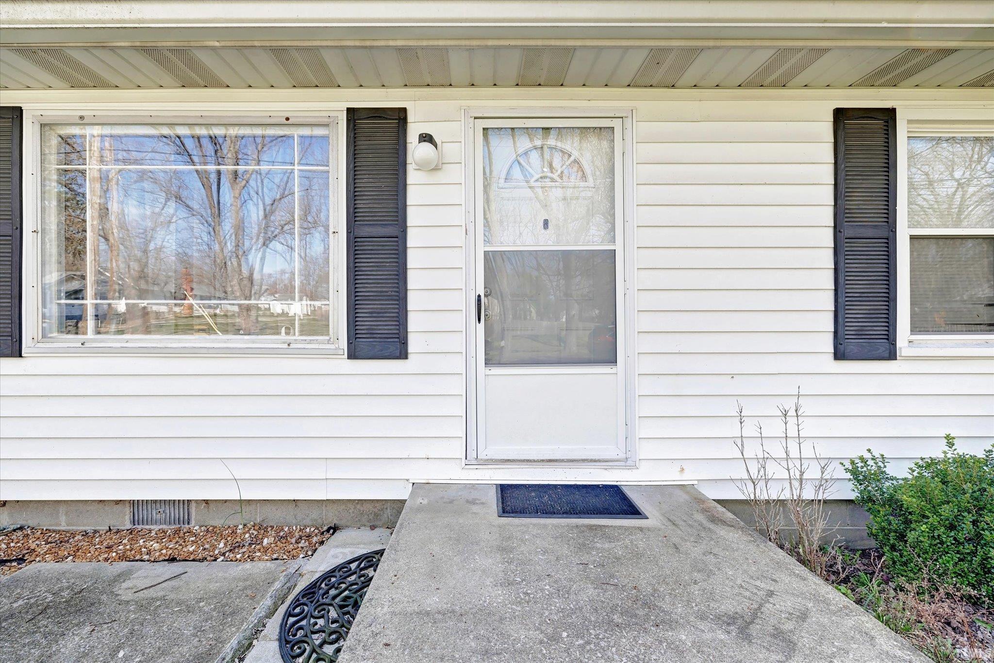 717 W Ralston Drive