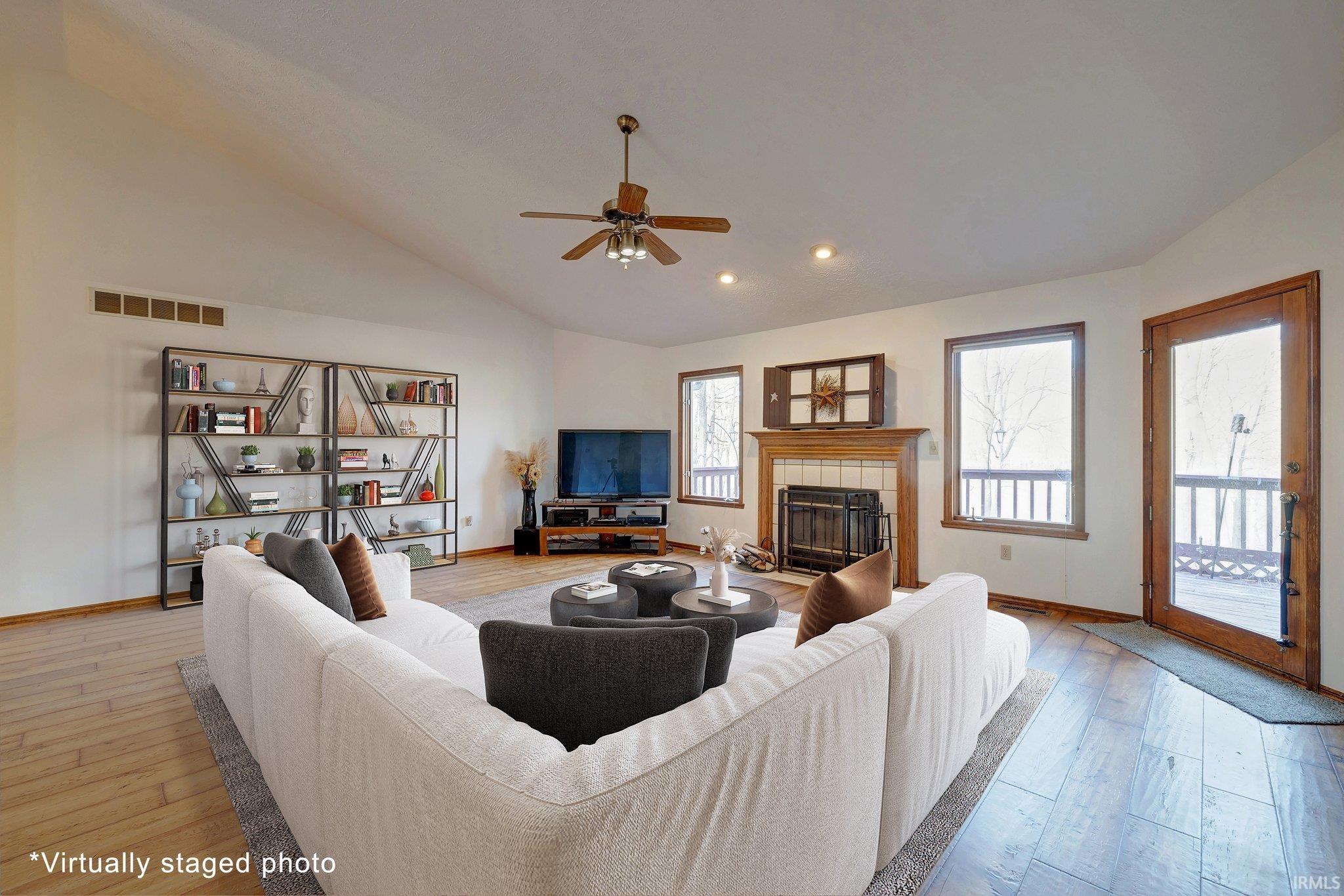 1291 Lakeside Drive