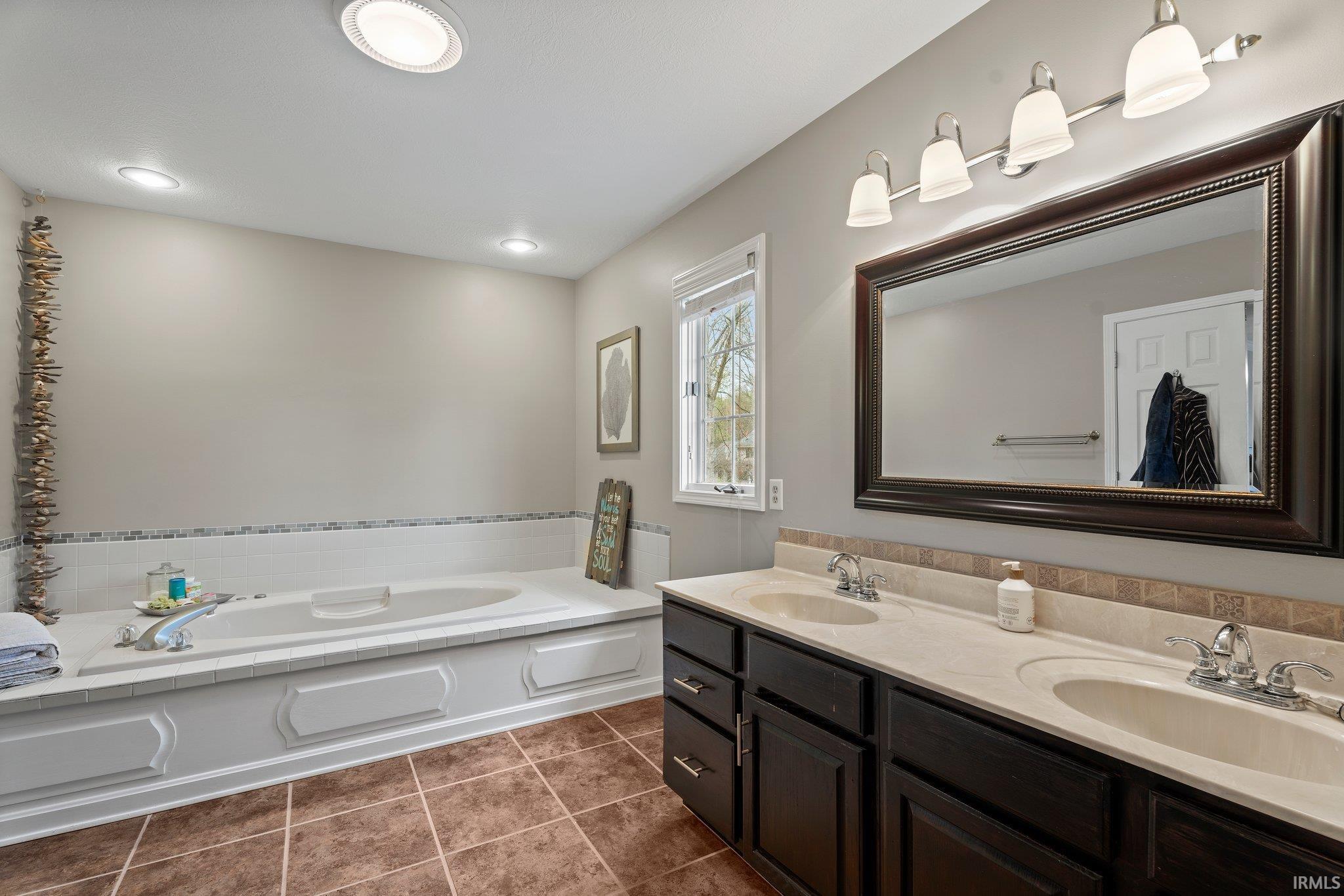 2706 E Brigs Bend