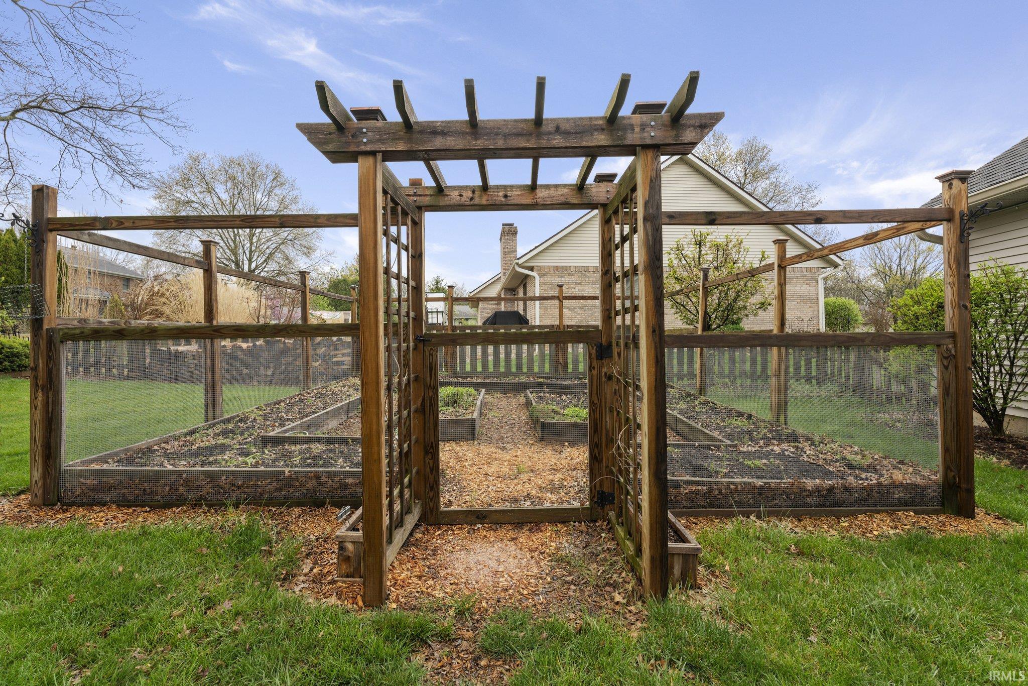 2706 E Brigs Bend