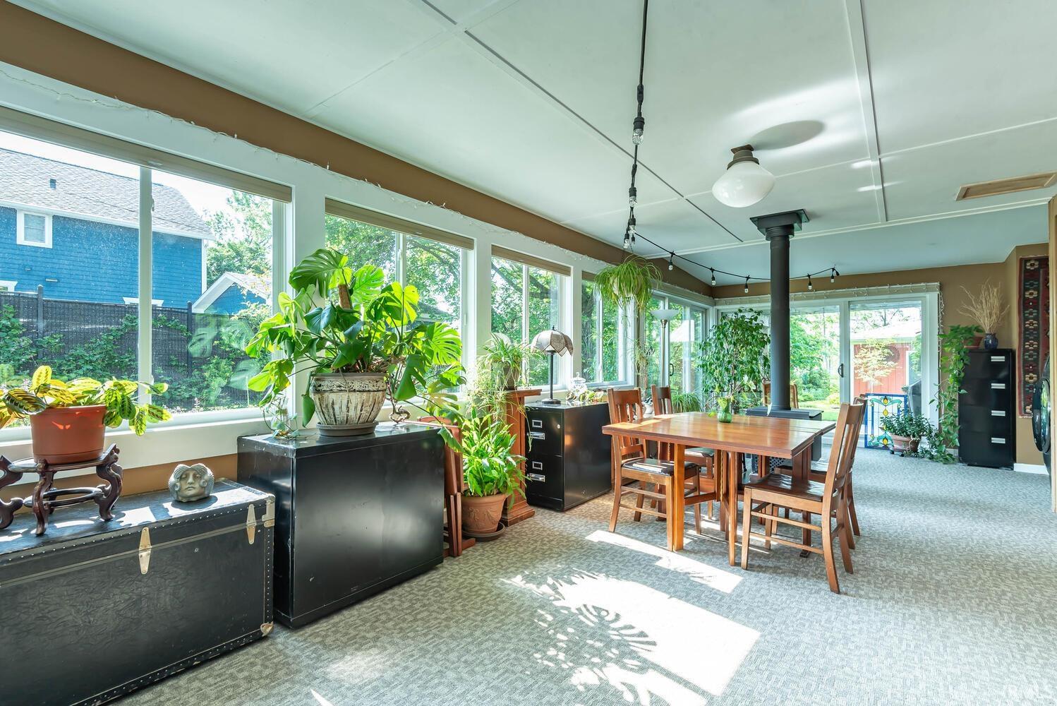 517 W 13th Street