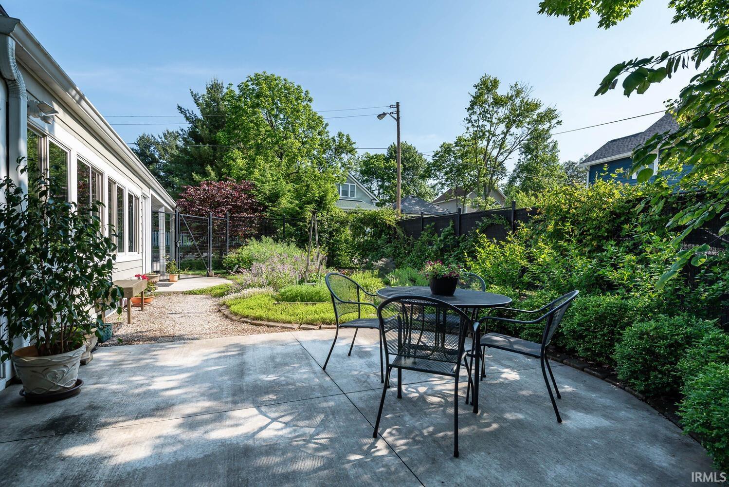 517 W 13th Street
