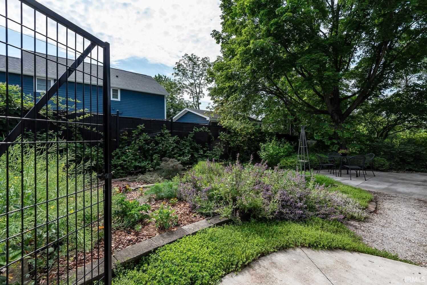 517 W 13th Street