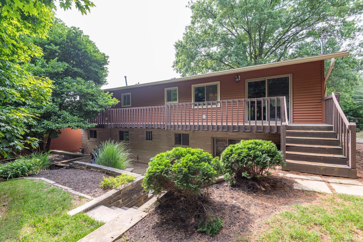 401 E Clover Lane