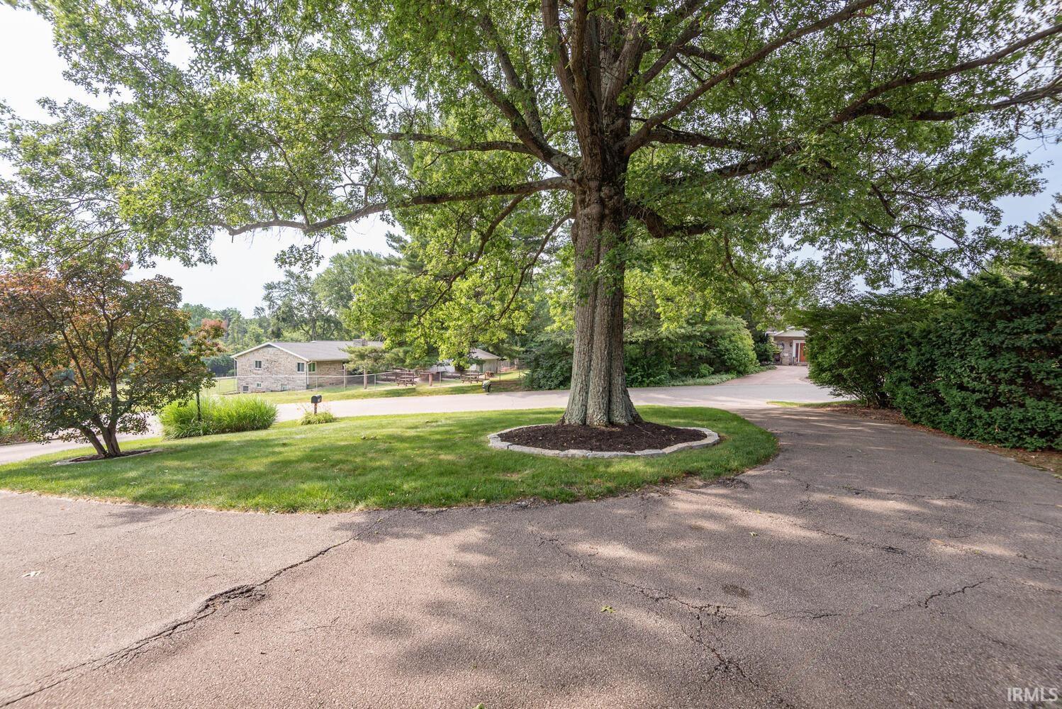 401 E Clover Lane