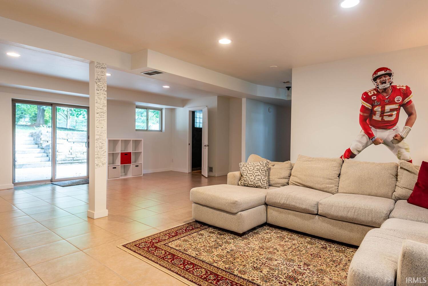 401 E Clover Lane