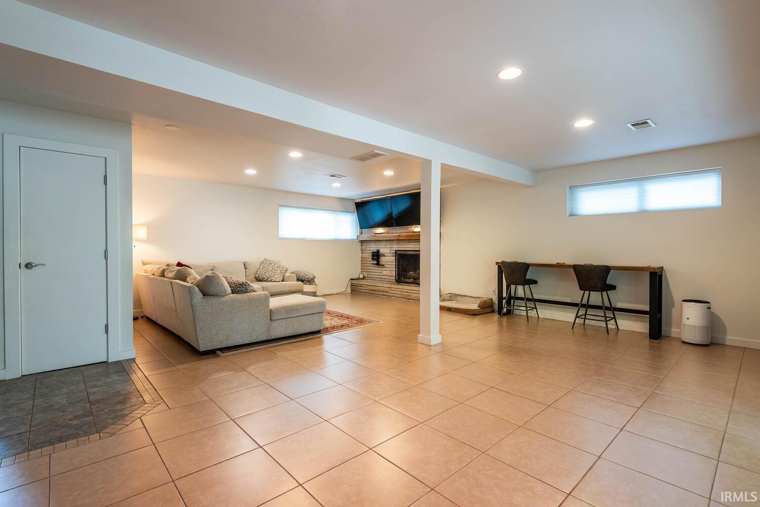 401 E Clover Lane