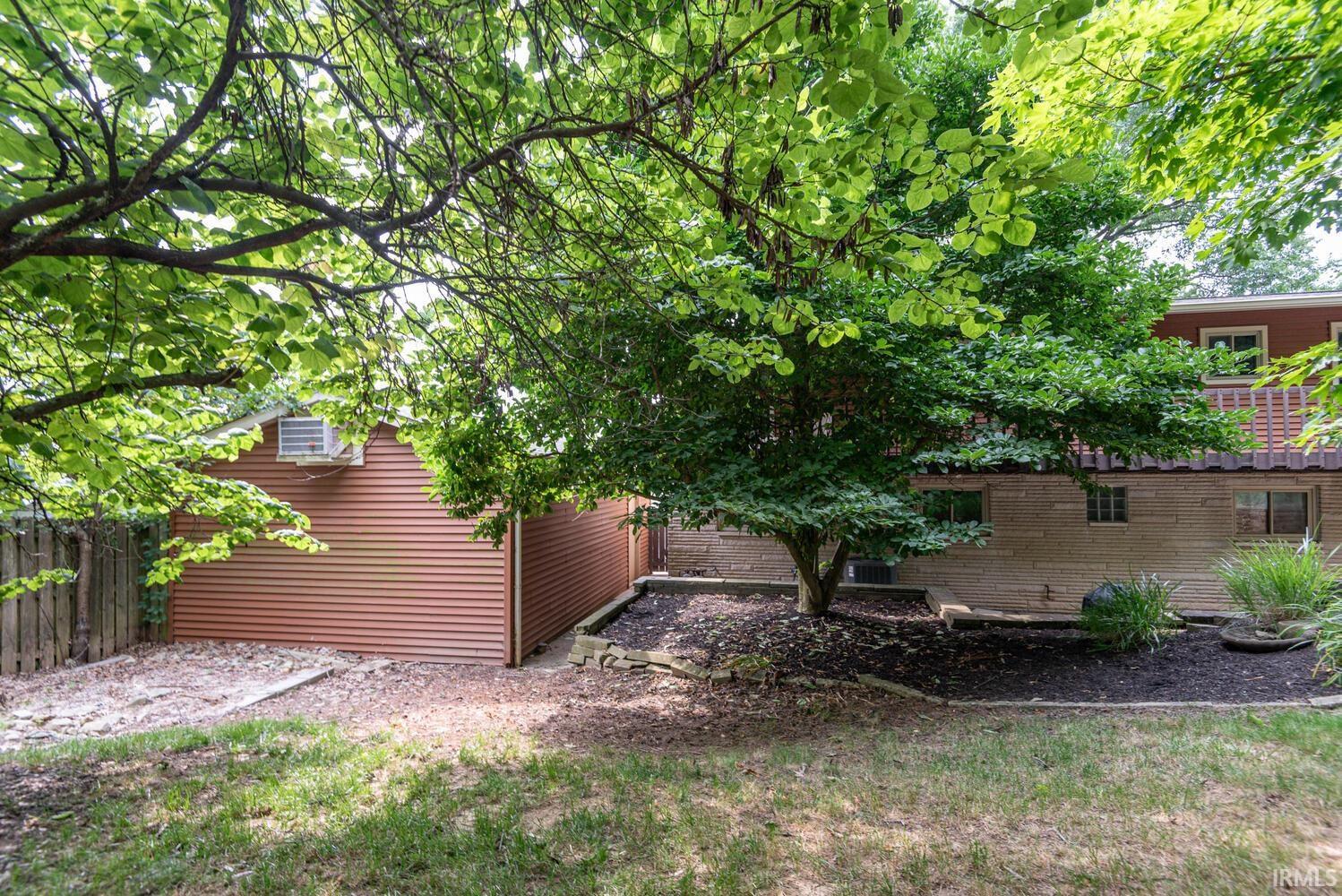 401 E Clover Lane