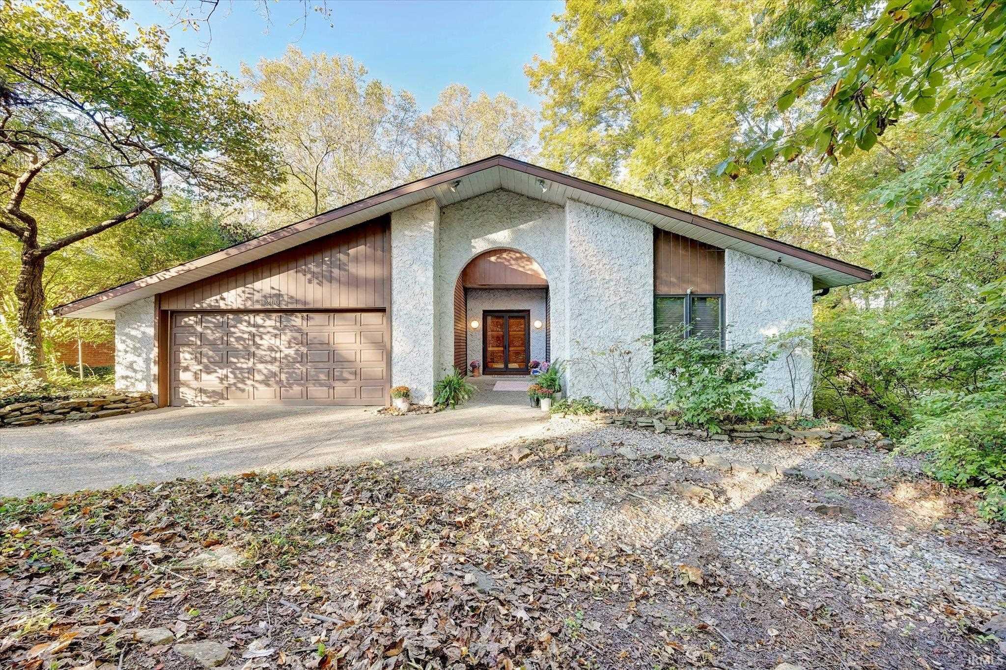 200 E Clover Lane