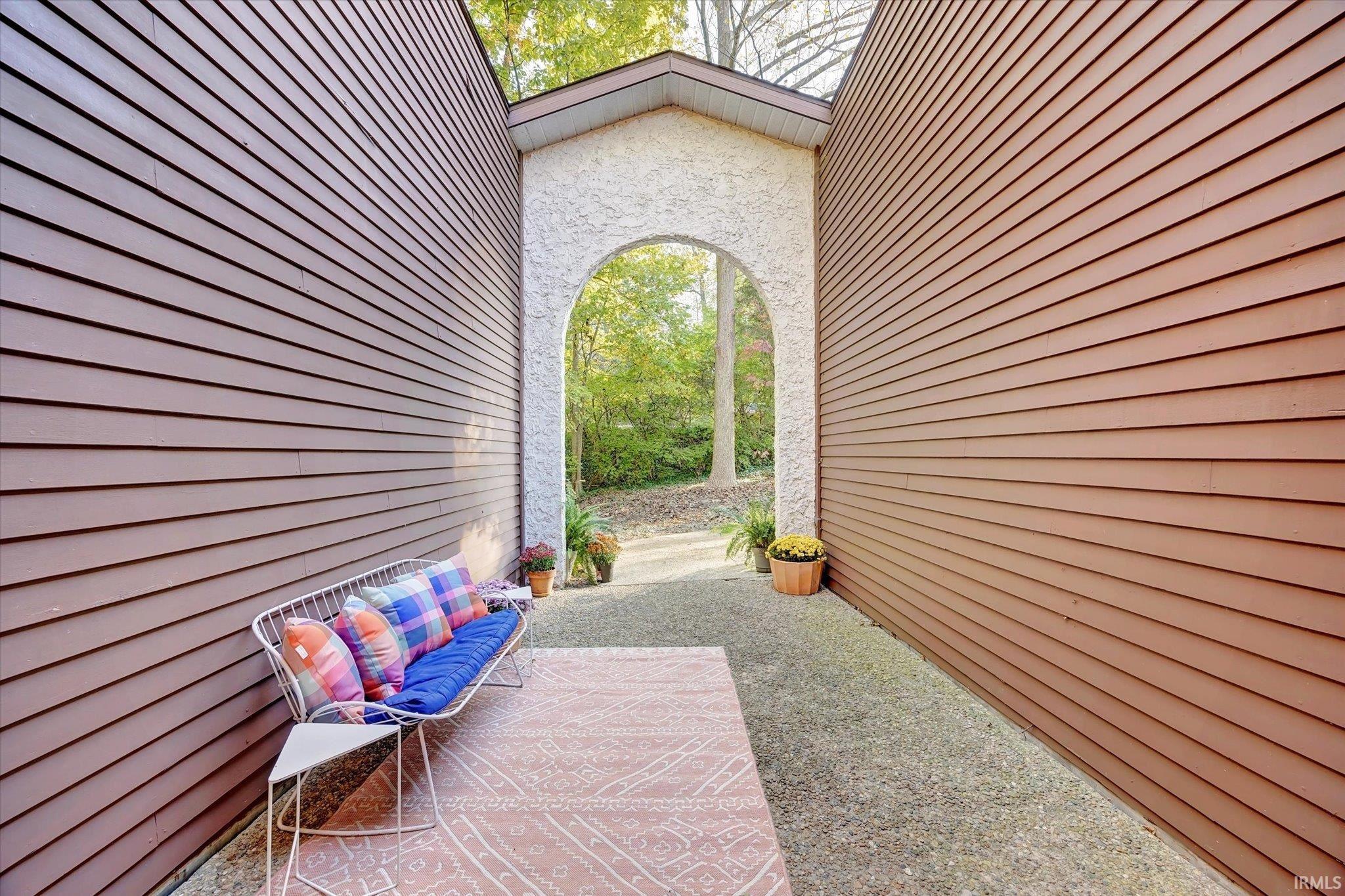 200 E Clover Lane