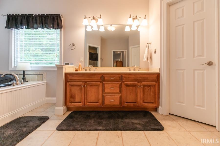 1565 E Tierney Court