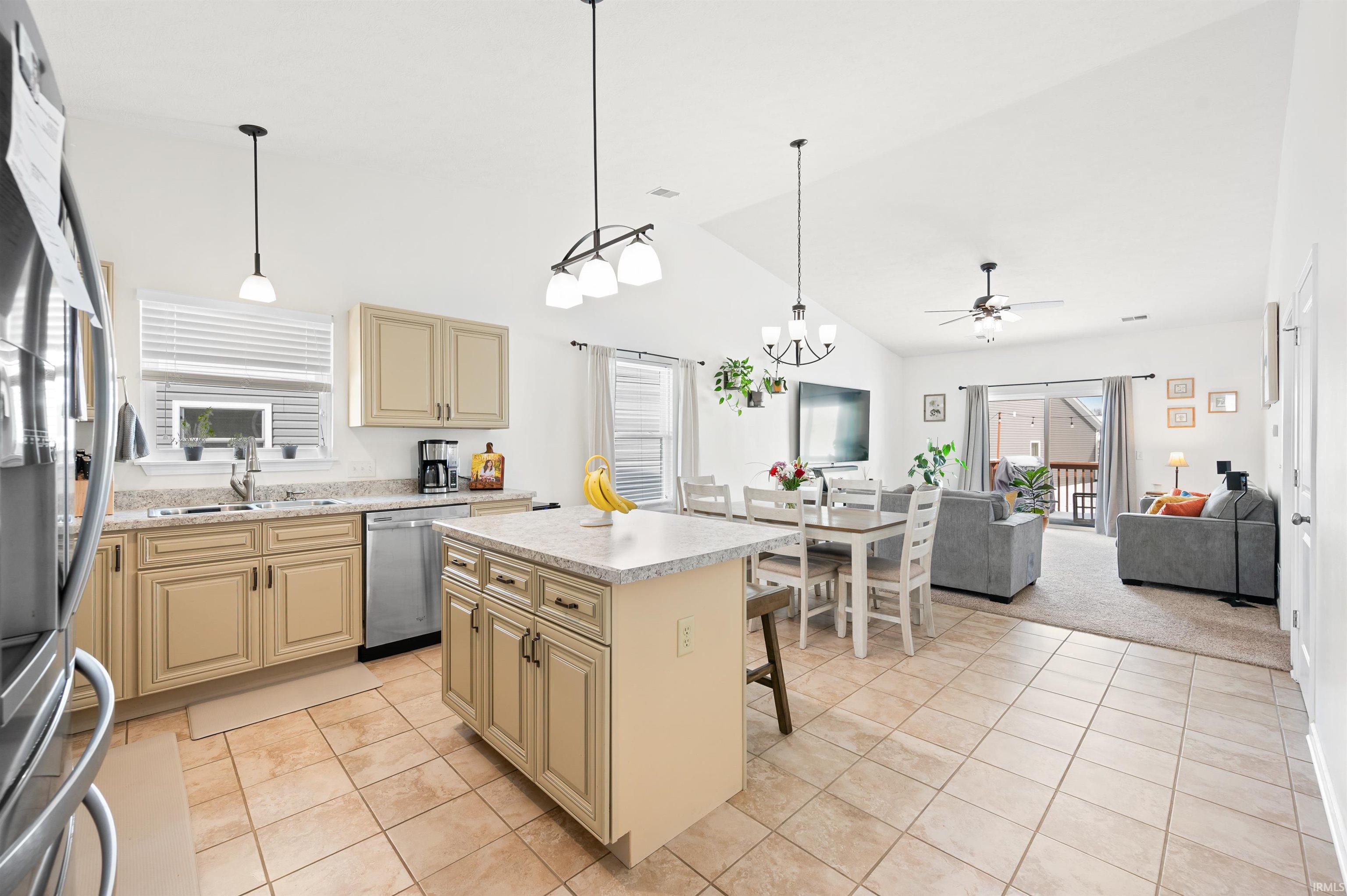 5732 W Daffodil Court