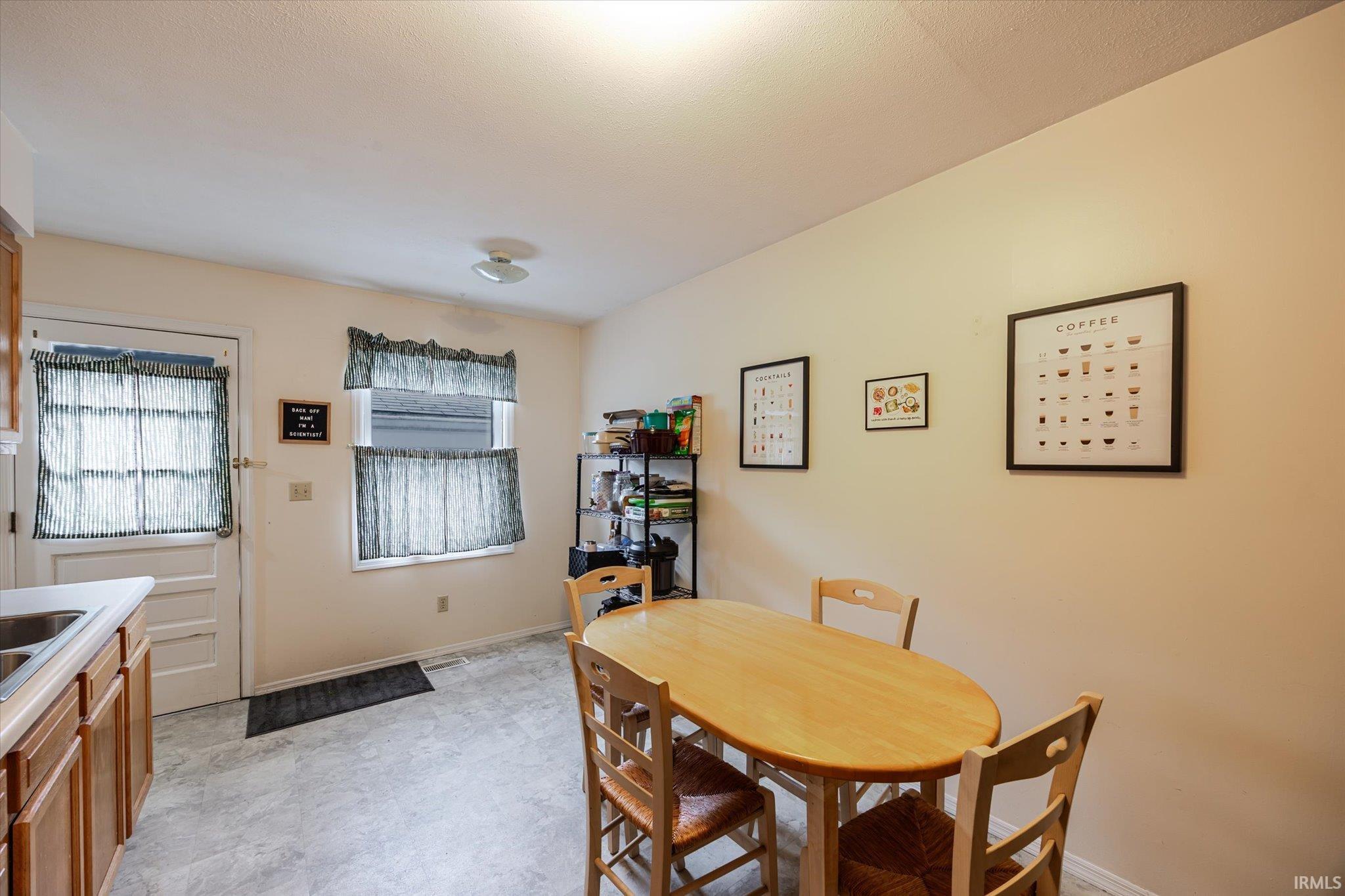 837 W 6th Street