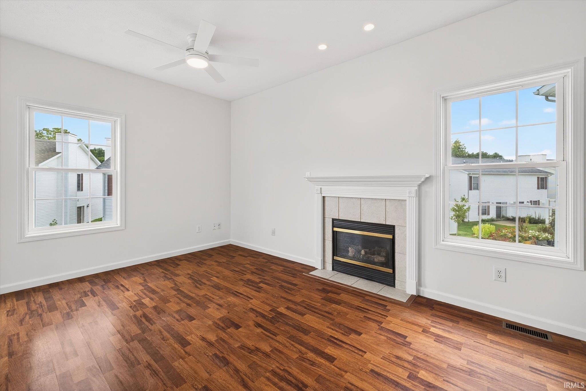 2627 E Oaklawn Court