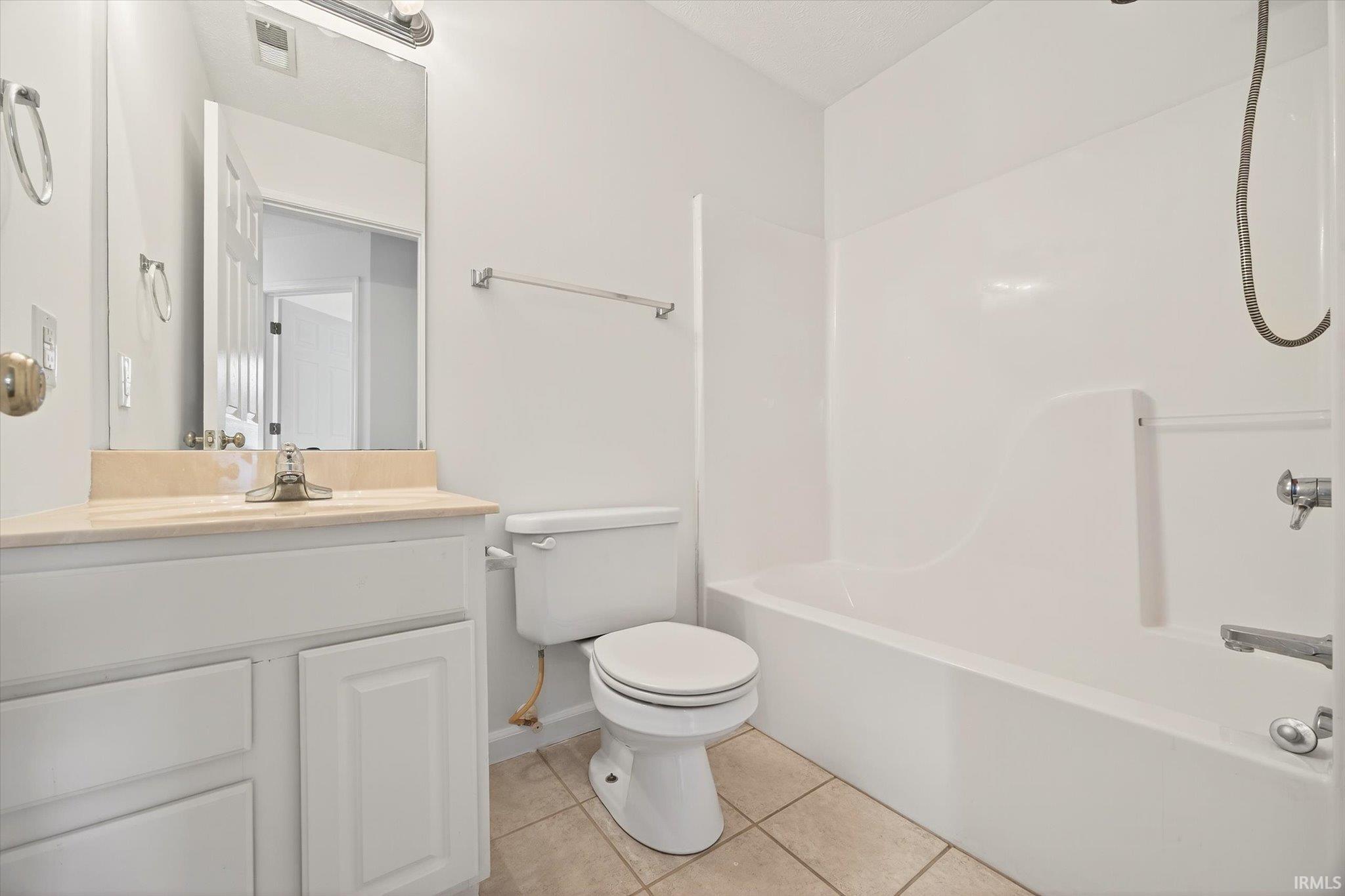 2627 E Oaklawn Court