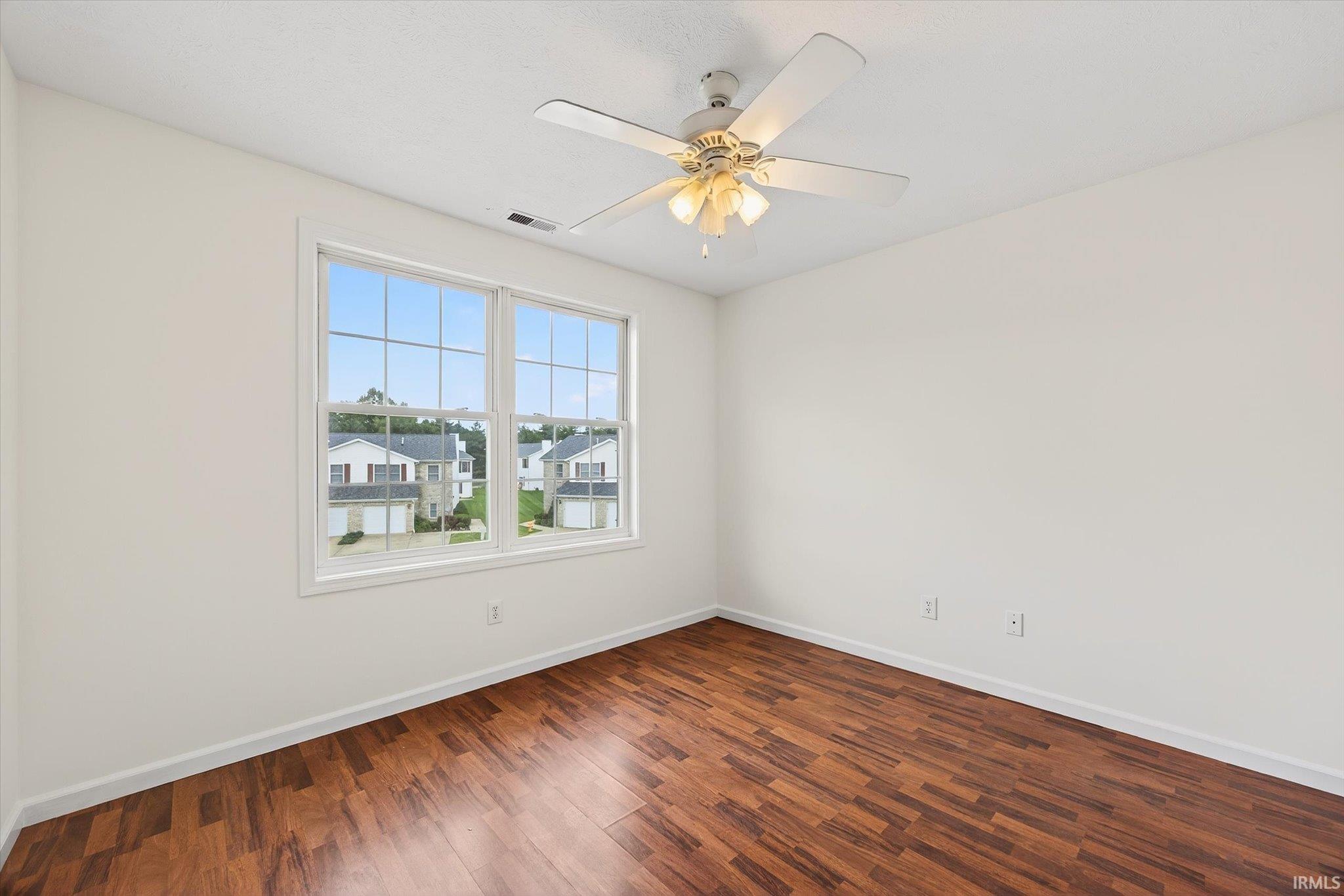 2627 E Oaklawn Court