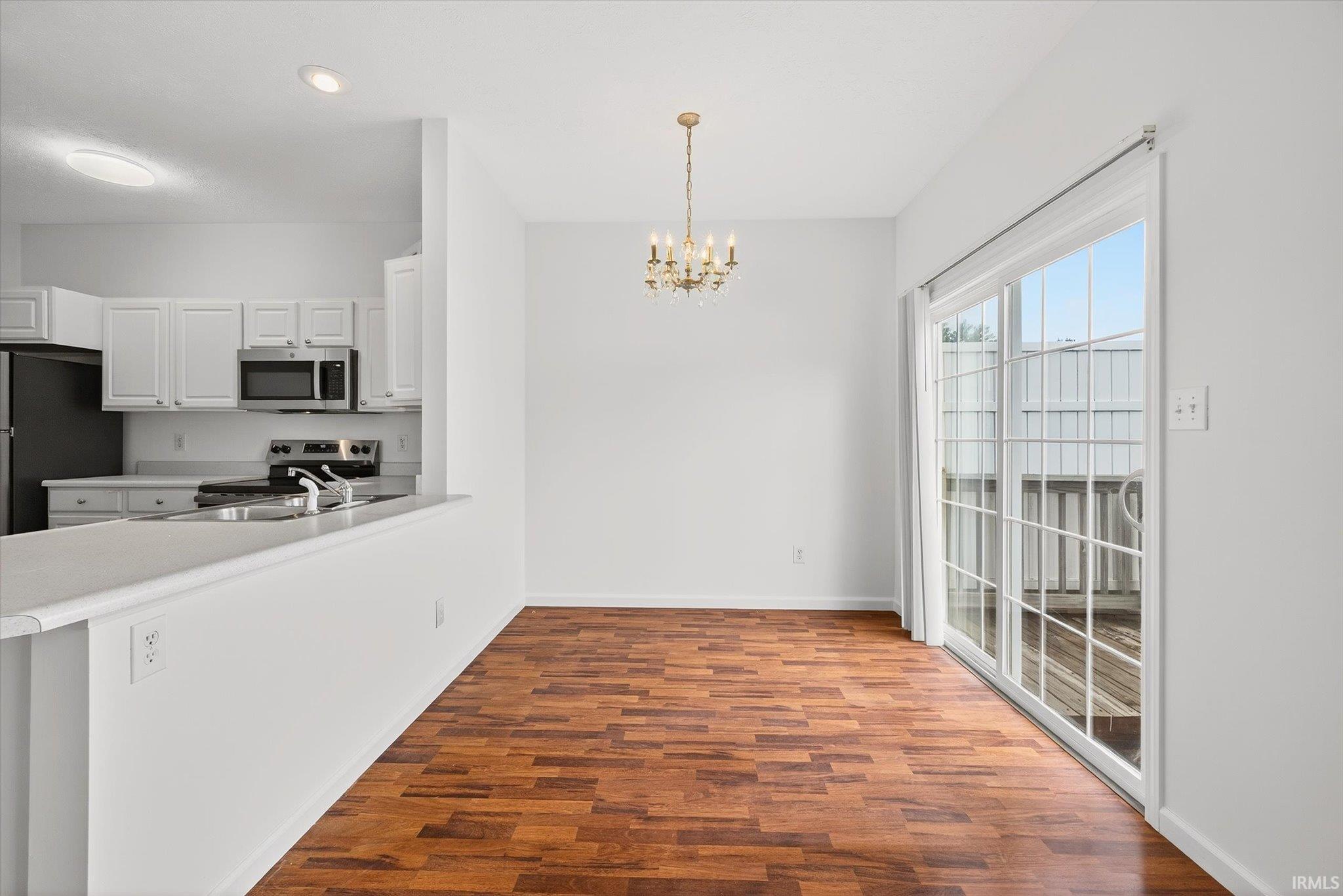 2627 E Oaklawn Court