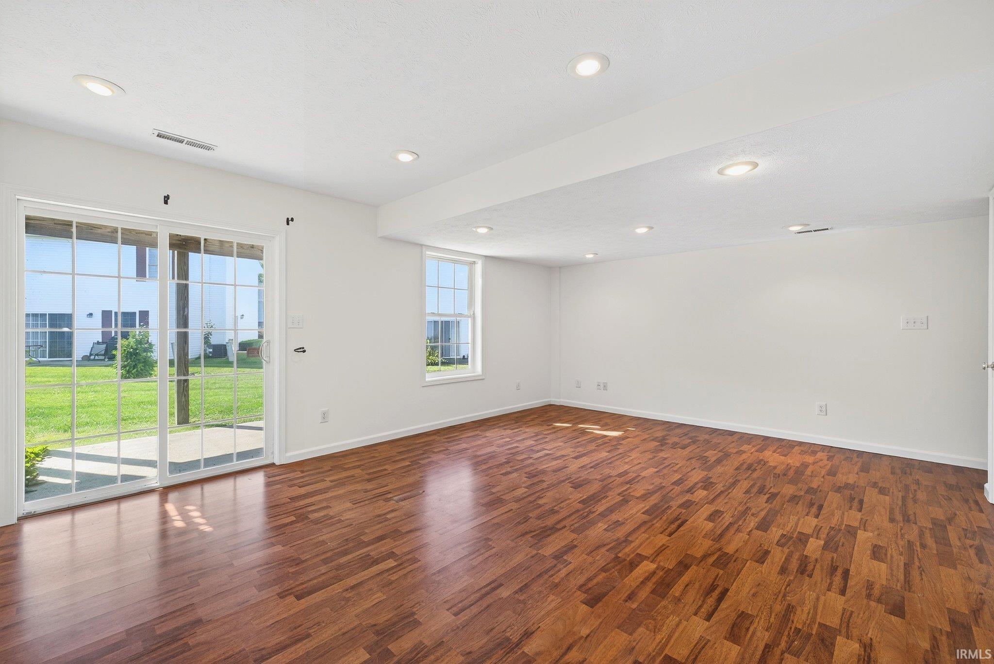 2627 E Oaklawn Court