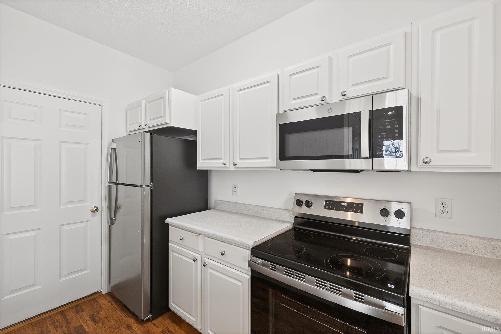 2627 E Oaklawn Court
