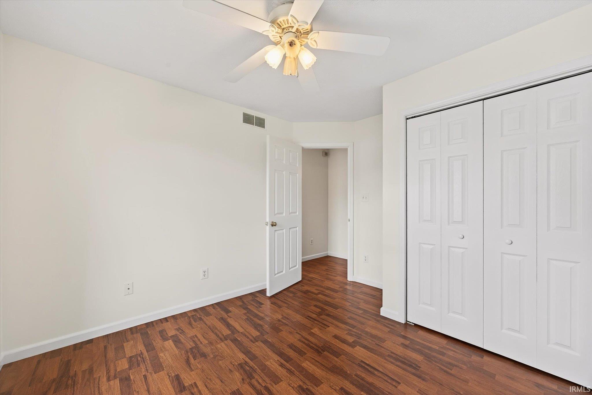 2627 E Oaklawn Court