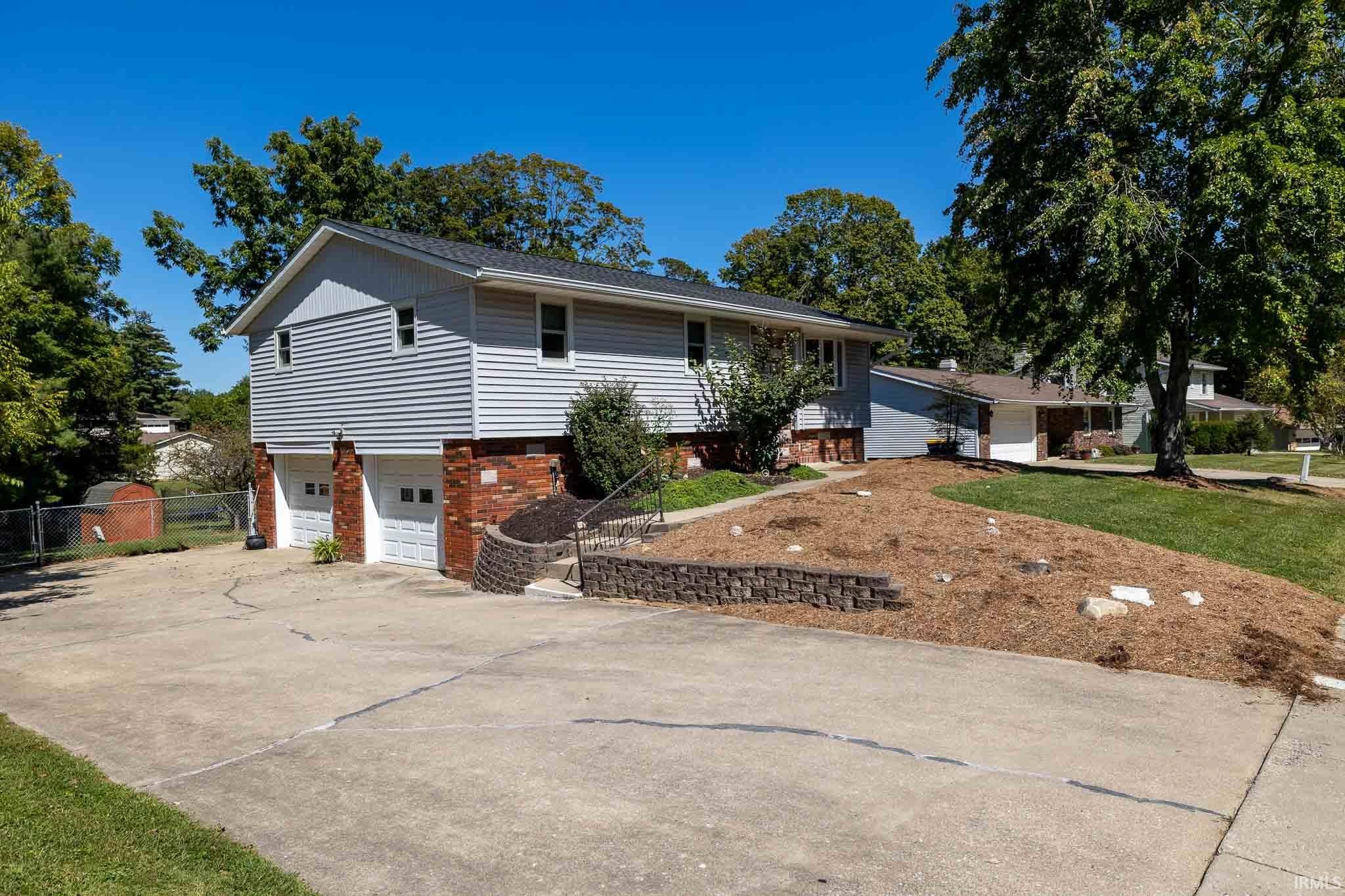 1409 E Browning Lane