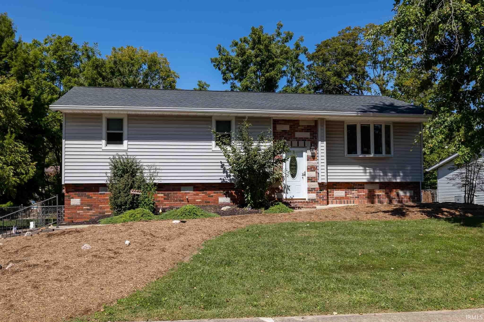 1409 E Browning Lane